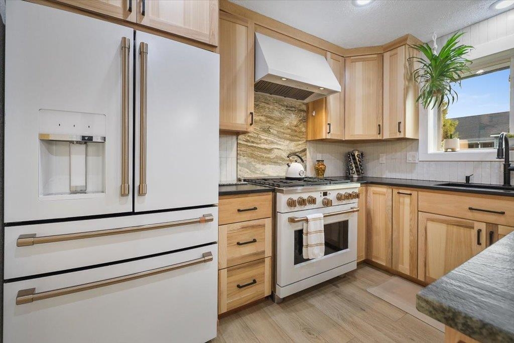 2107 S Scenic Blvd - Photo 9
