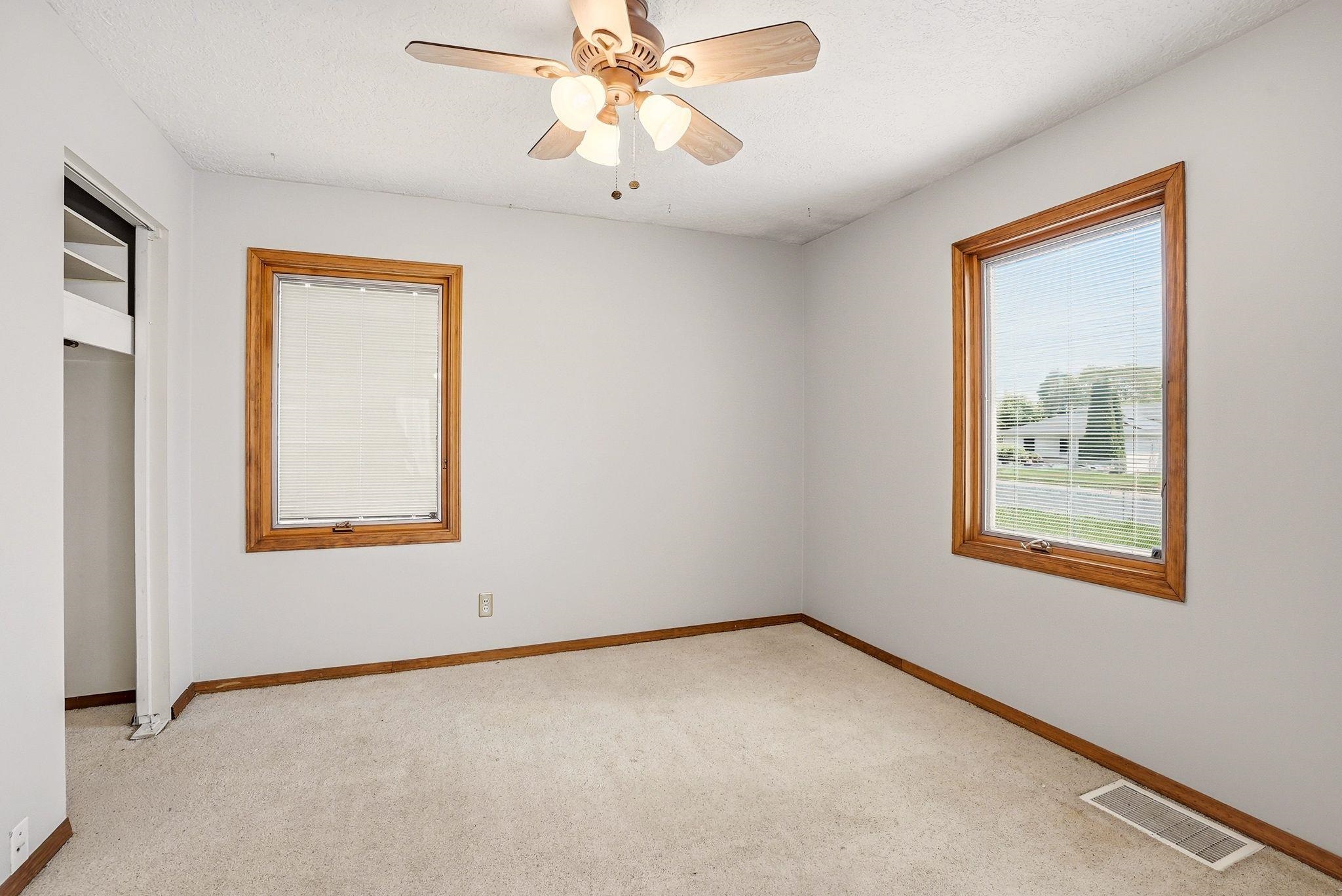 517 E Columbia Ave - Photo 15