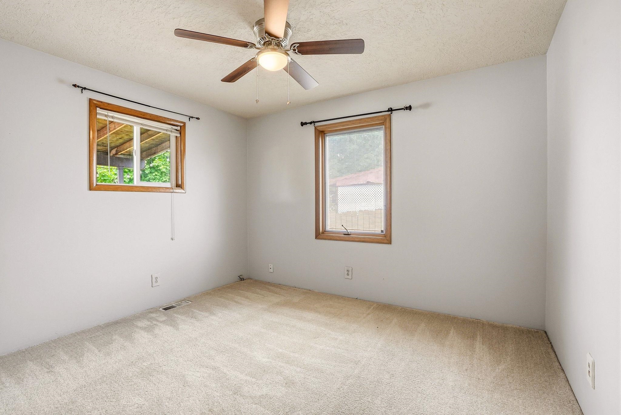 517 E Columbia Ave - Photo 19