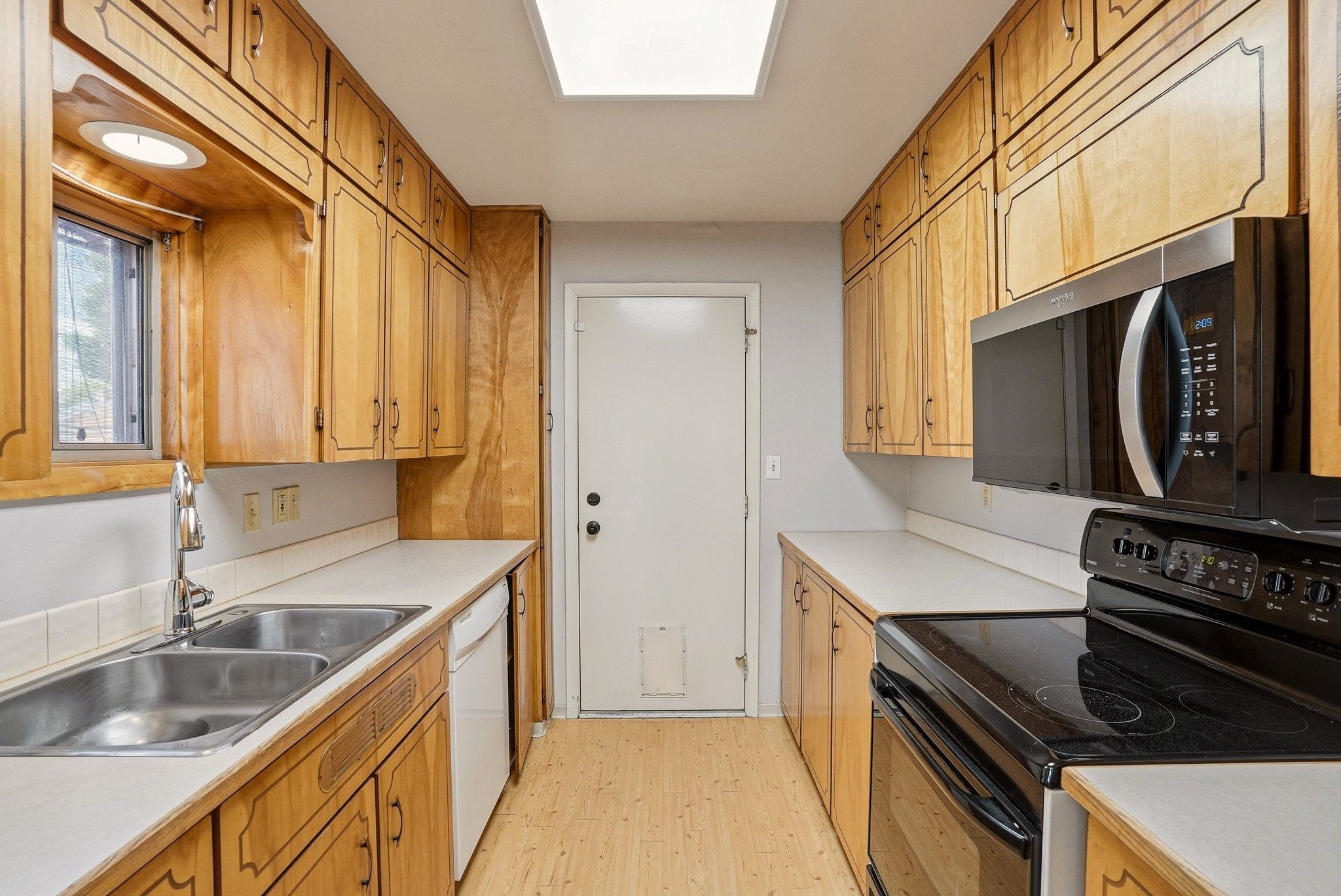 517 E Columbia Ave - Photo 9