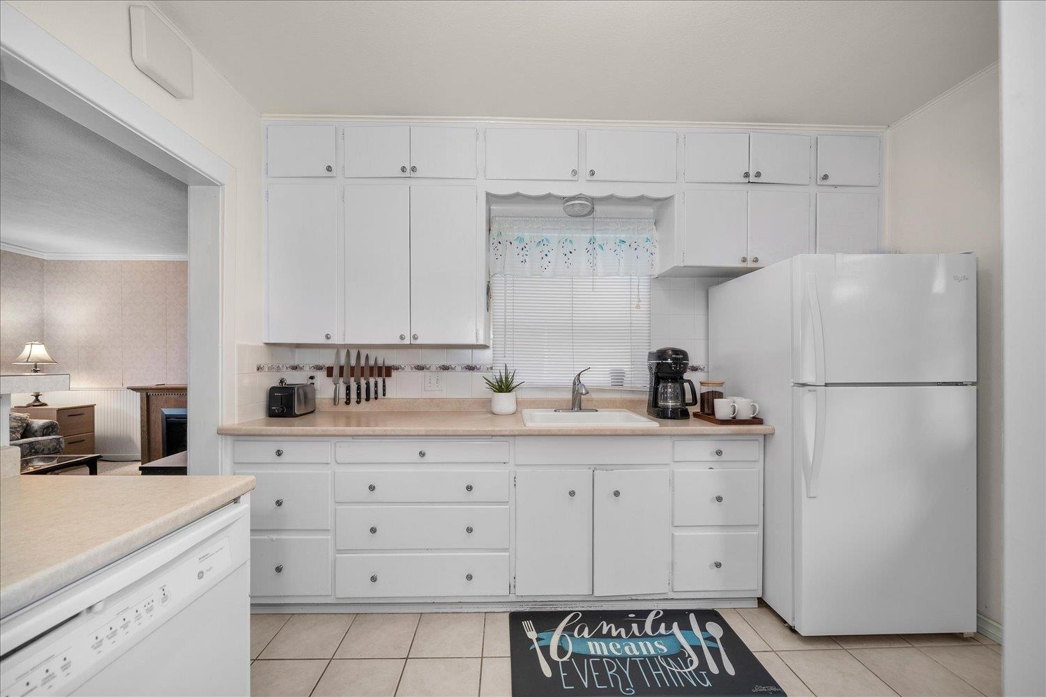 3138 E 33rd Ave - Photo 3