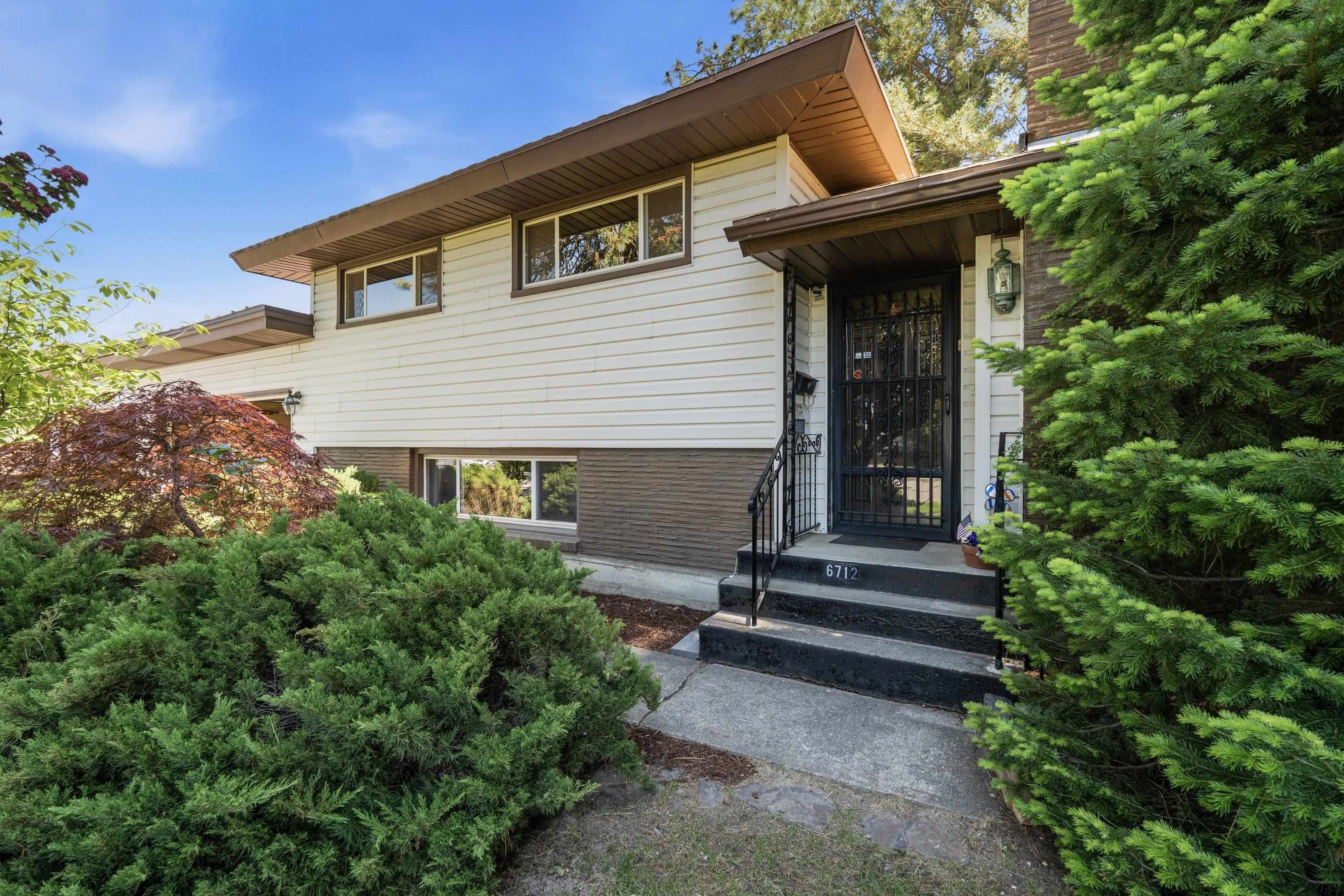 6712 N Fleming St - Photo 2