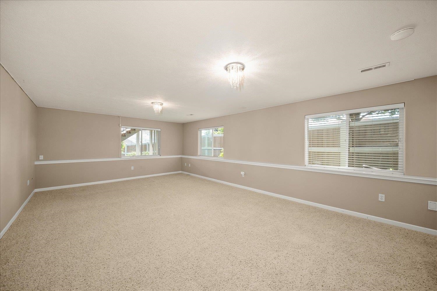 2315 W Chadwick Ln - Photo 20