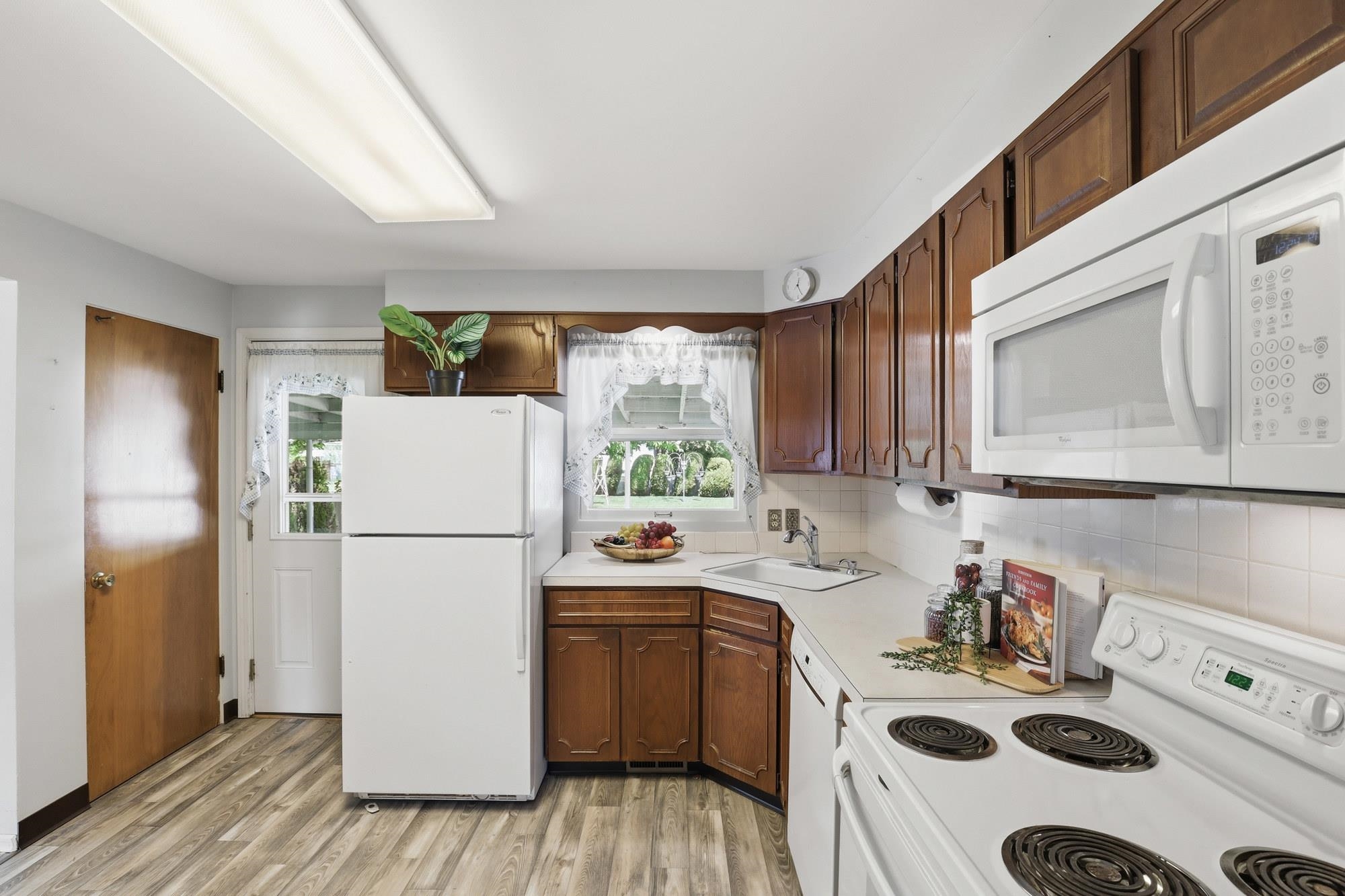 309 E NEBRASKA Ave - Photo 12