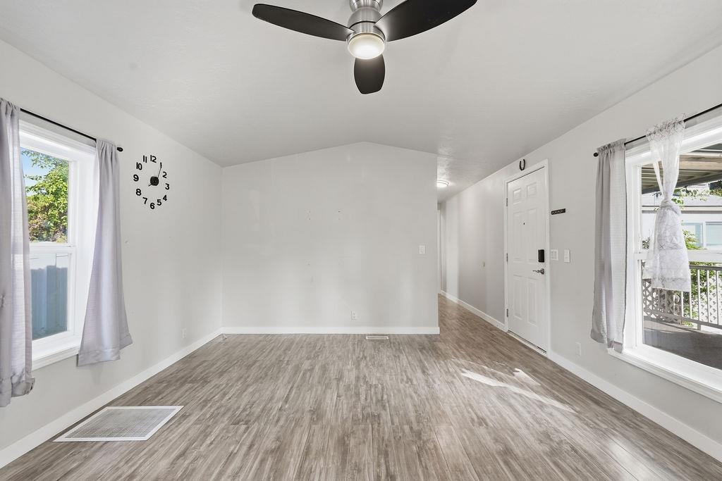 3231 W Boone Ave - Photo 4
