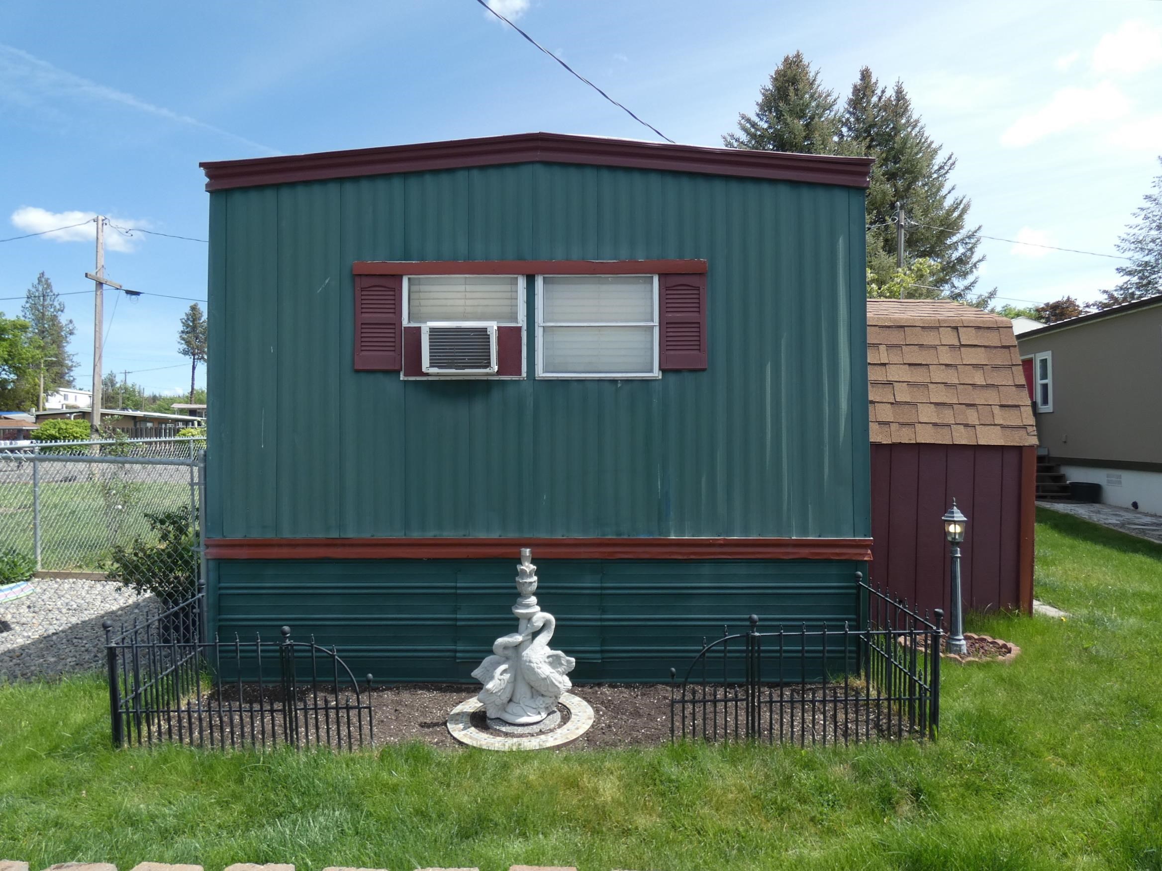 16021 W Badger Ln - Photo 3