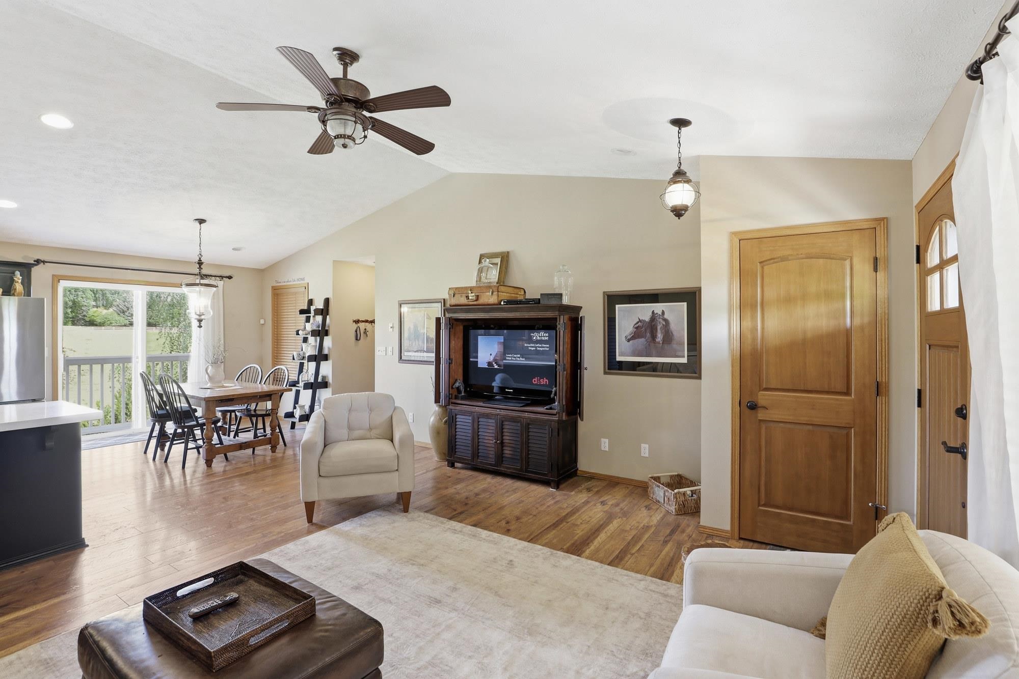 10505 S Sharon Rd - Photo 1