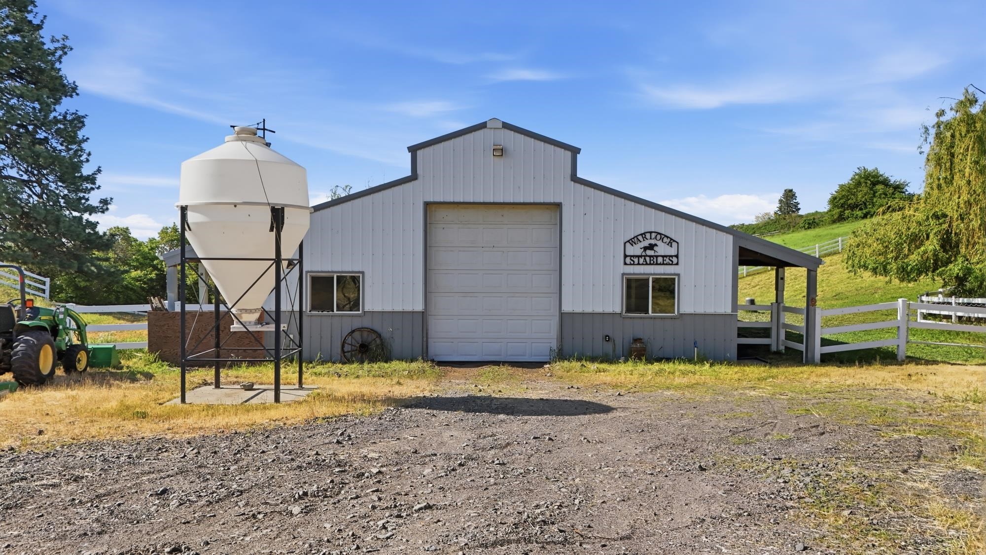 10205 S Sharon Rd - Photo 3