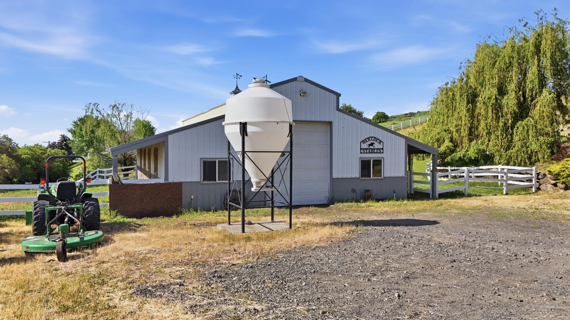 10205 S Sharon Rd - Photo 4