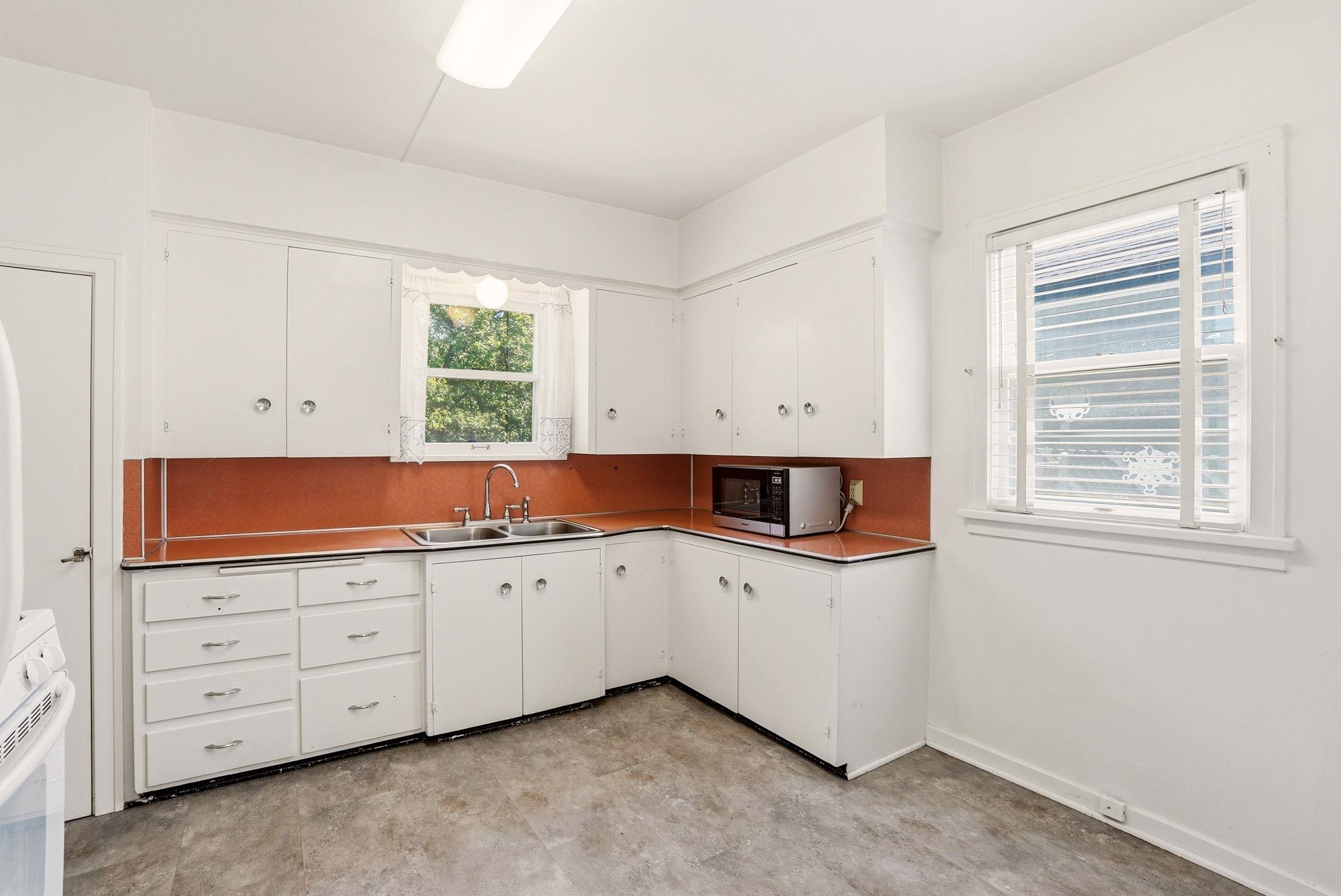 2611 S Monroe St - Photo 12