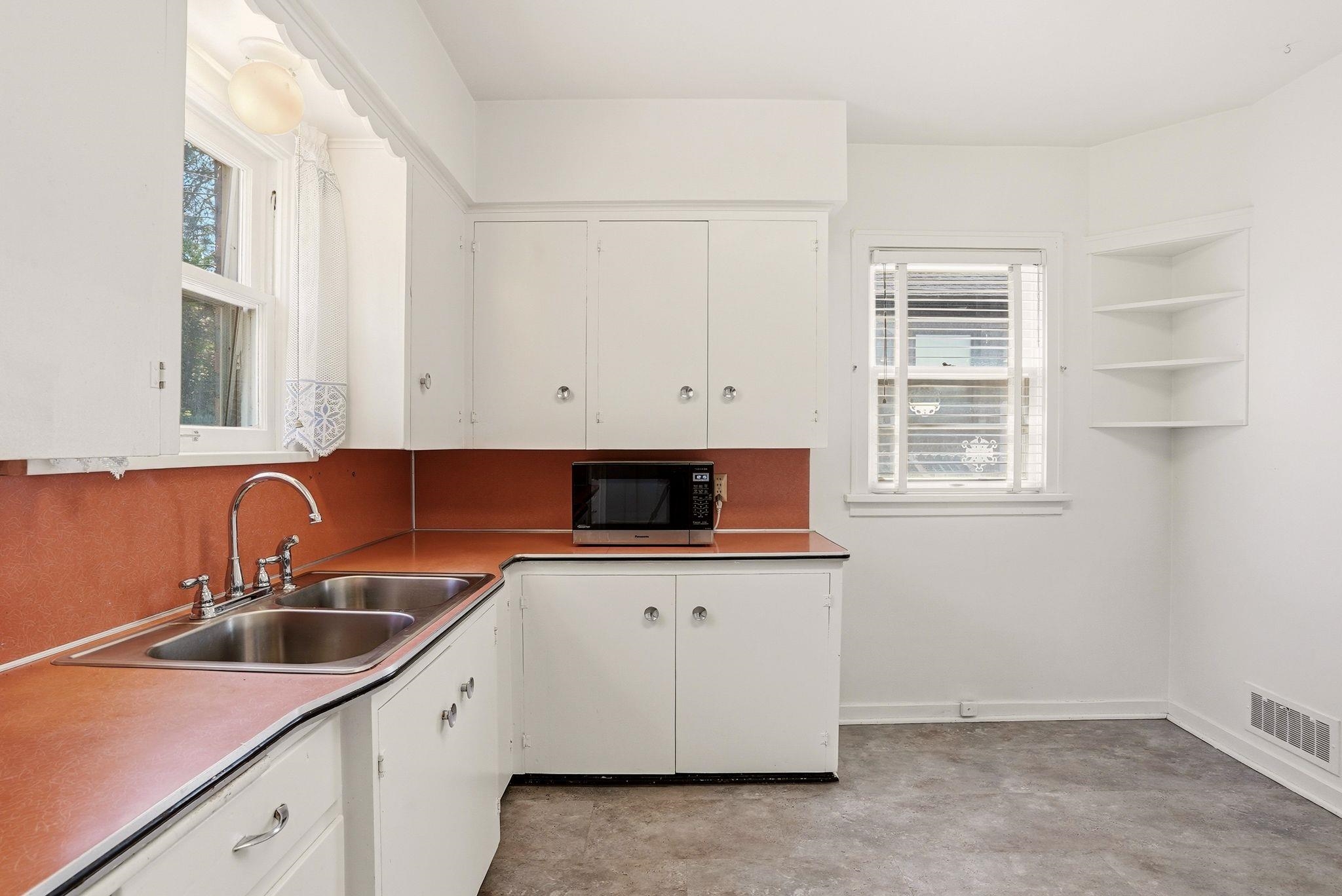 2611 S Monroe St - Photo 9