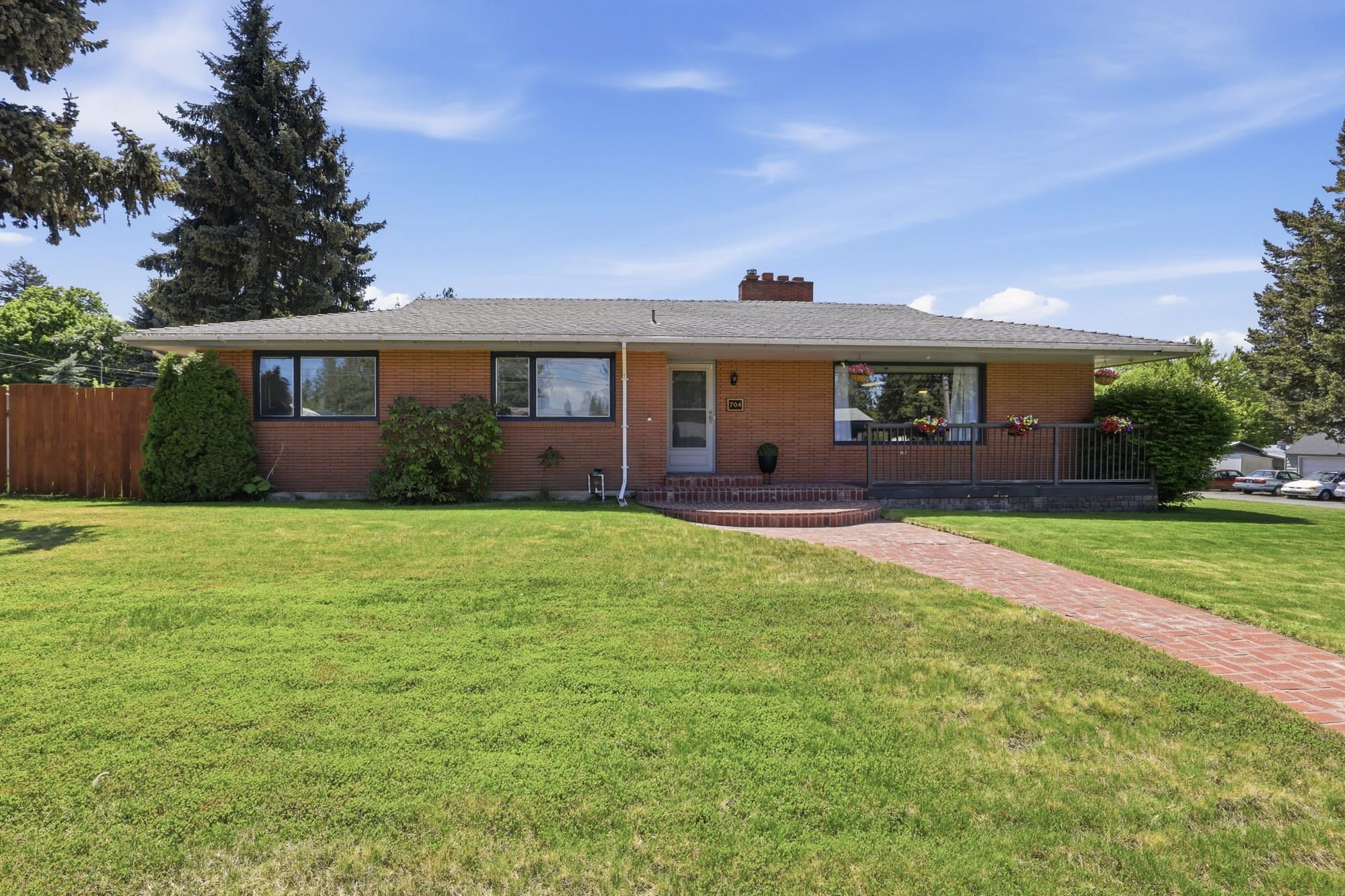 704 E Crawford Ave - Photo 3