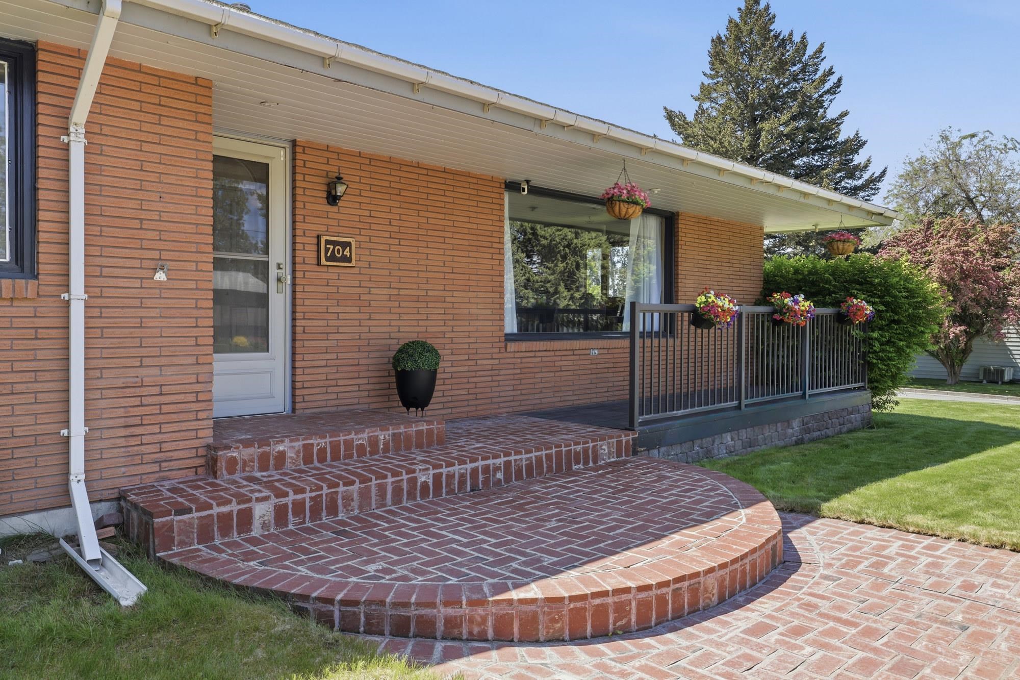 704 E Crawford Ave - Photo 4
