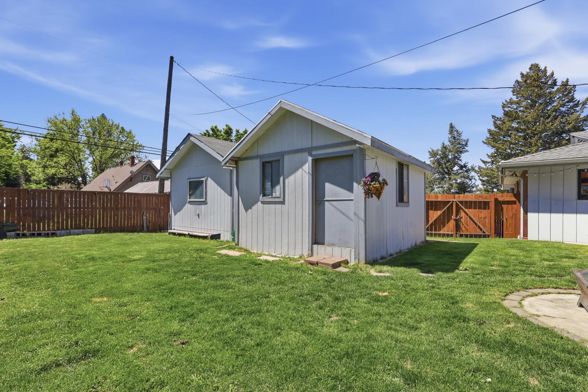 704 E Crawford Ave - Photo 36