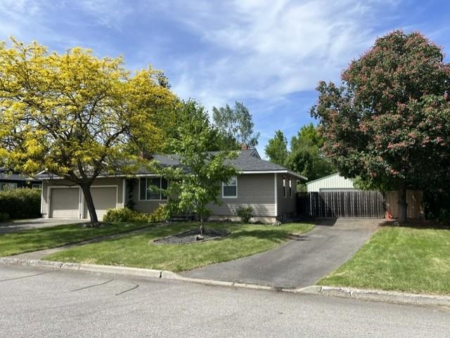 13411 E Boone Ave - Photo 2