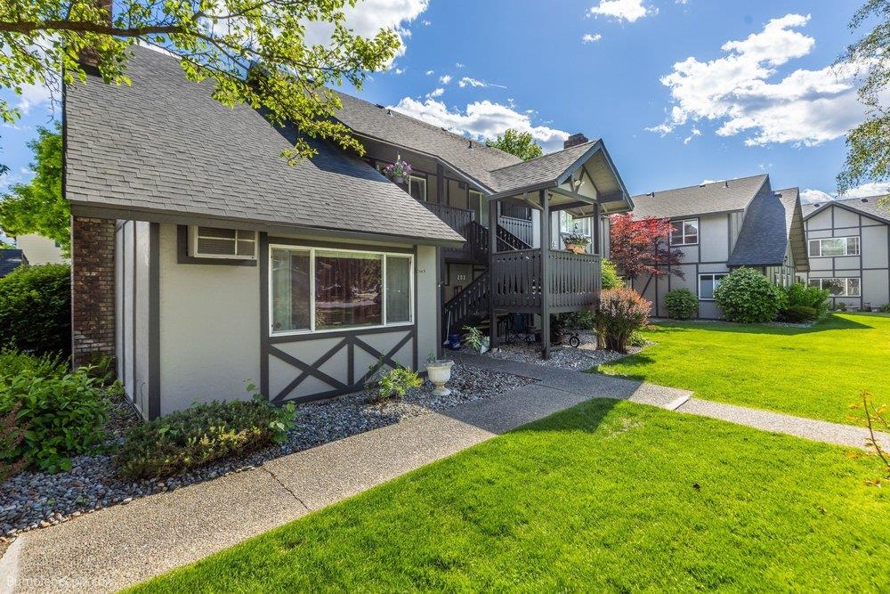 202 E Weile Ave - Photo 3