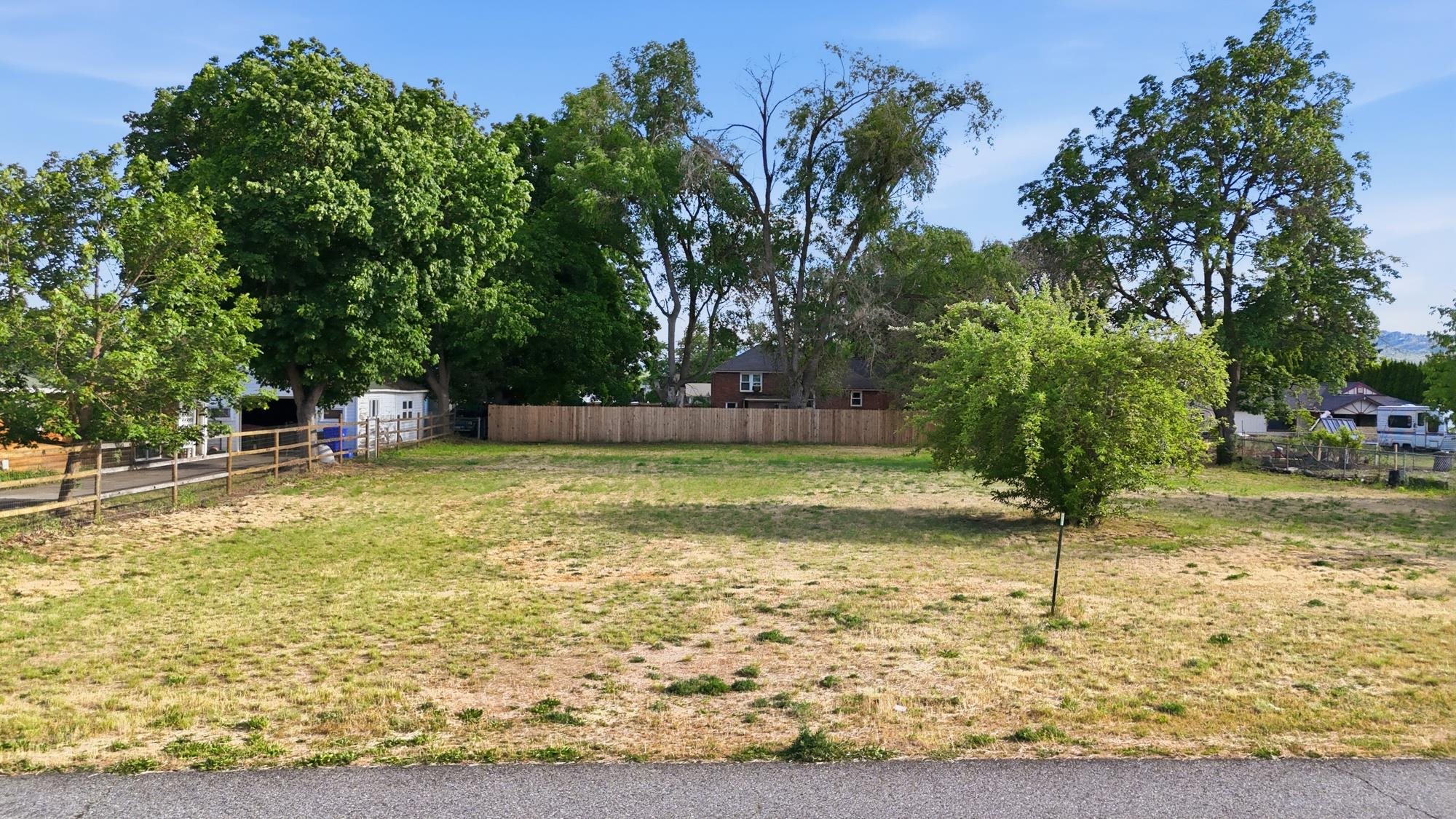 10902 NIXON Ave - Photo 1
