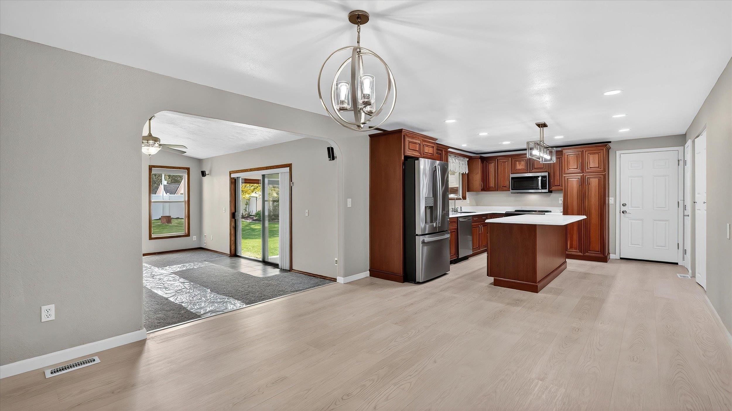10810 E 35th Ave - Photo 4