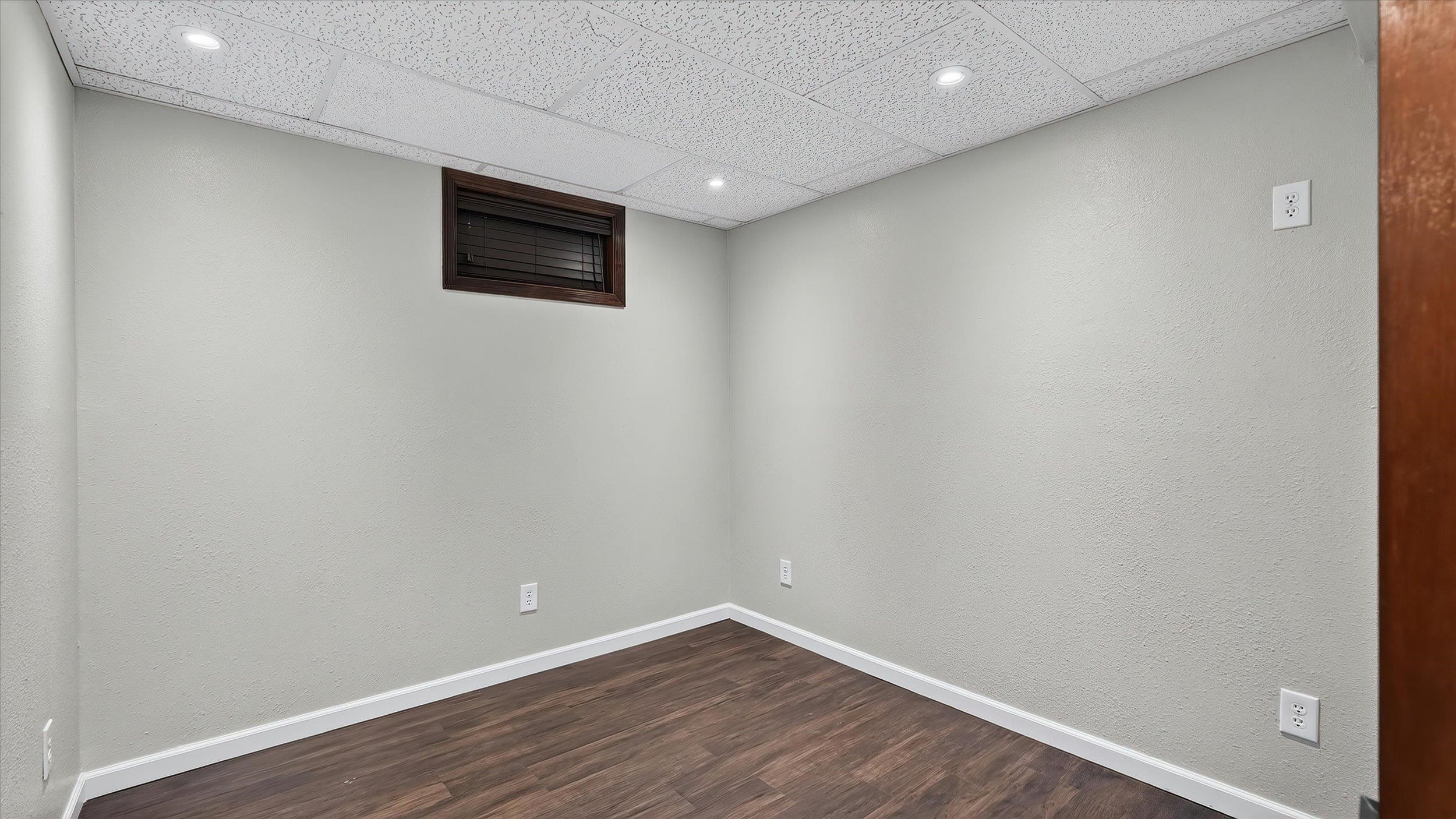 10810 E 35th Ave - Photo 32