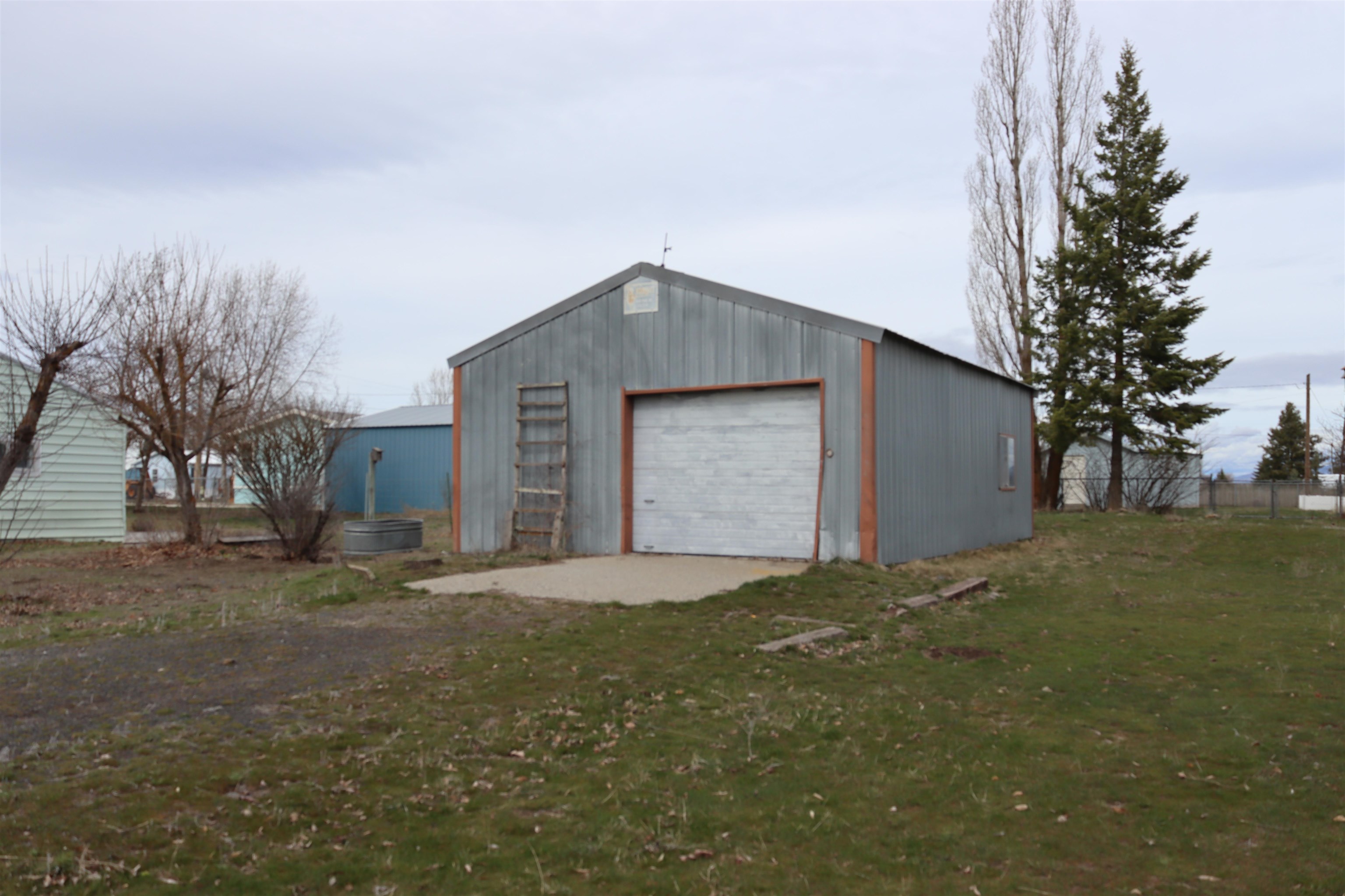210 NE Foster St - Photo 3