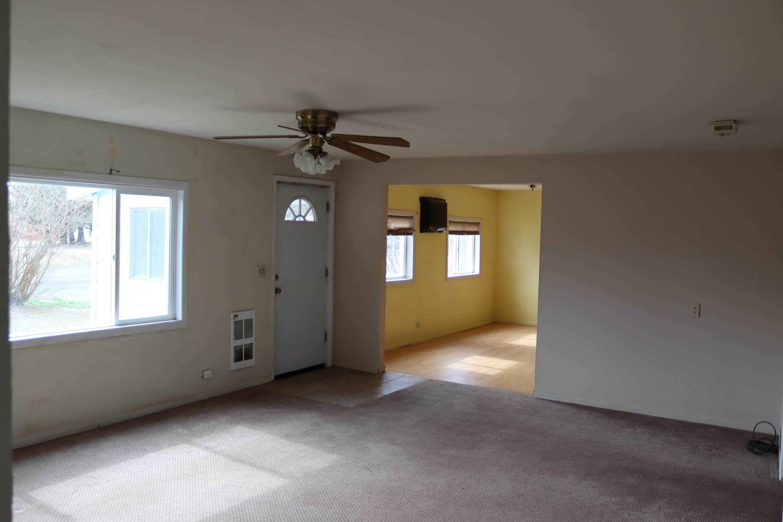 210 NE Foster St - Photo 5