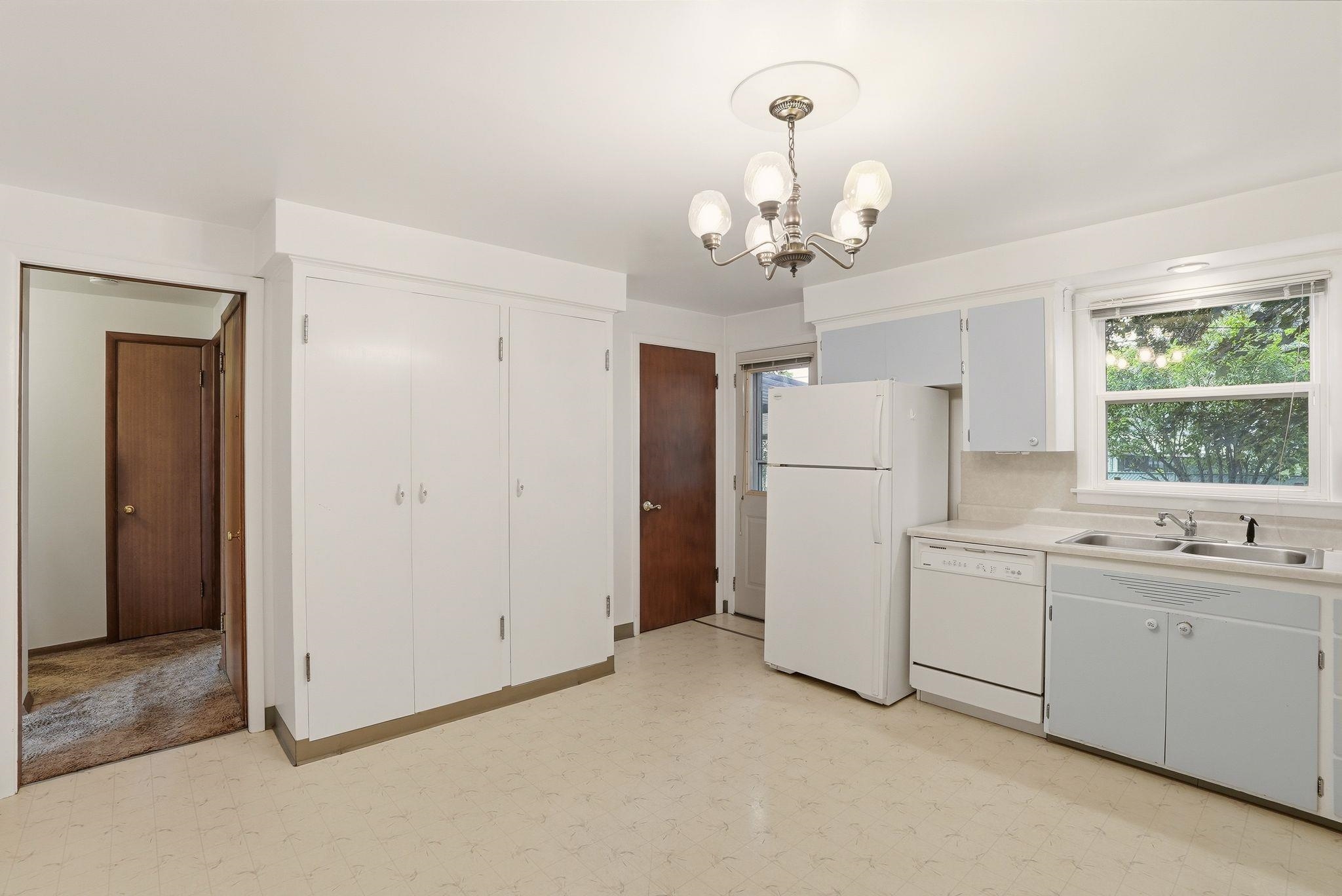 624 E Courtland Ave - Photo 8