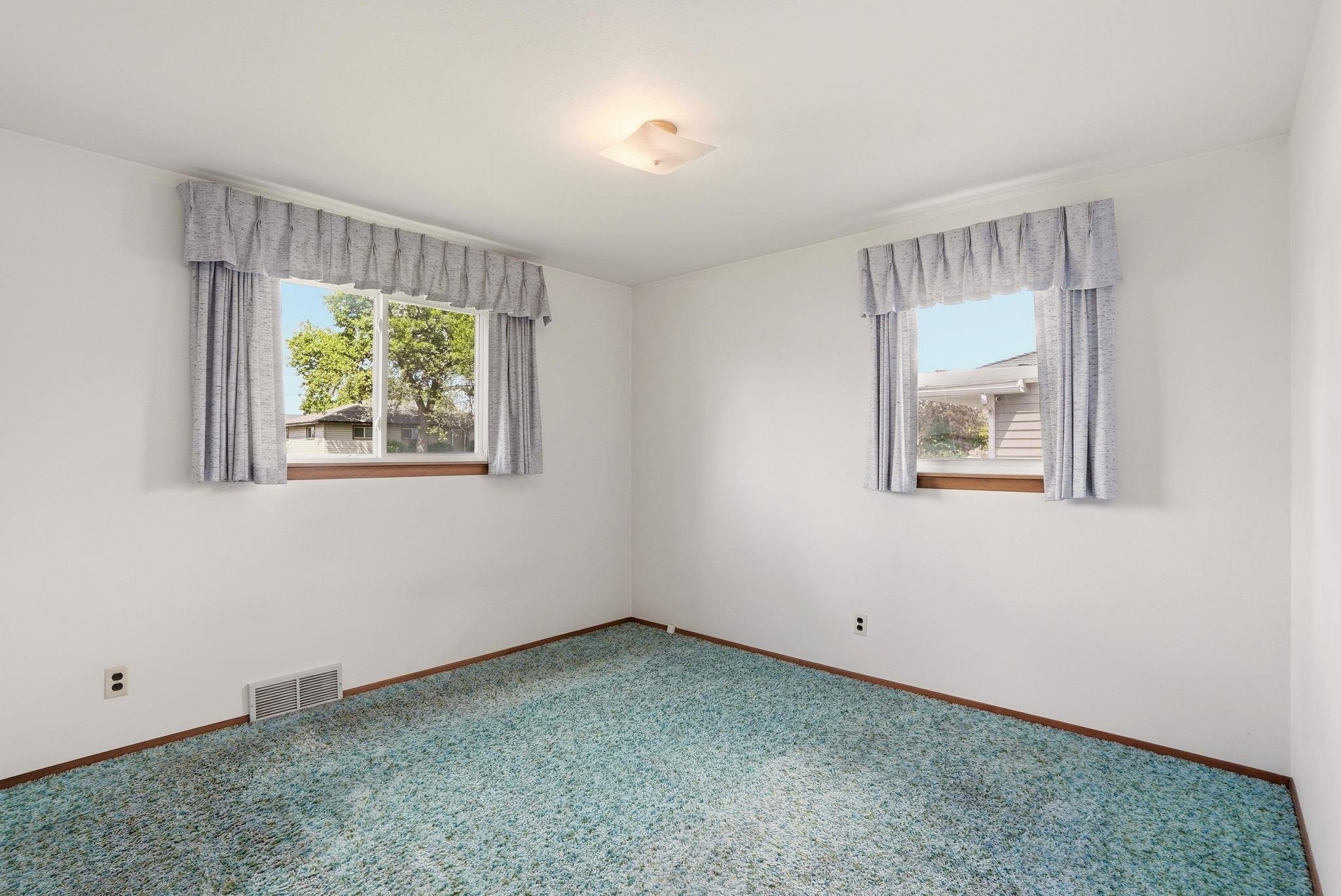 624 E Courtland Ave - Photo 9