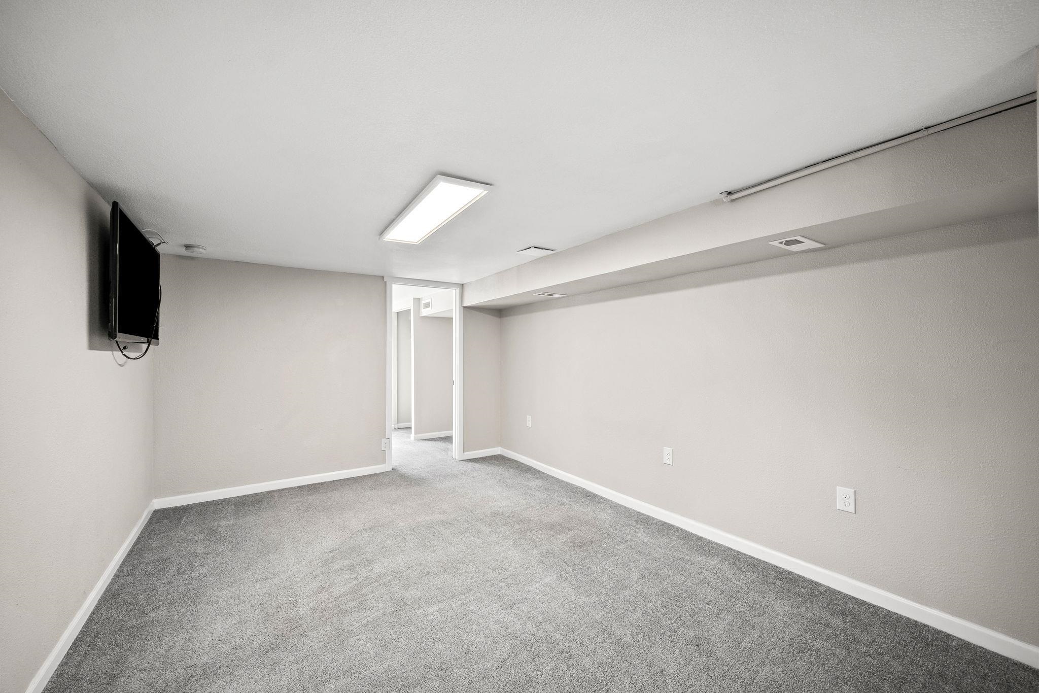 1504 E Rich Ave - Photo 17
