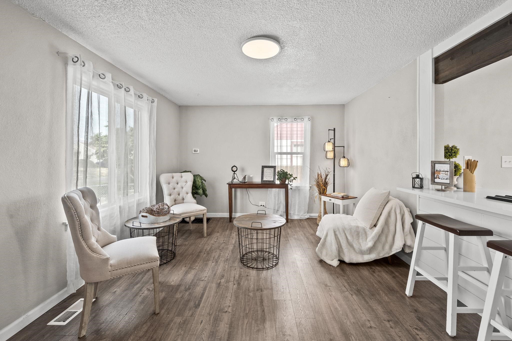 1504 E Rich Ave - Photo 3