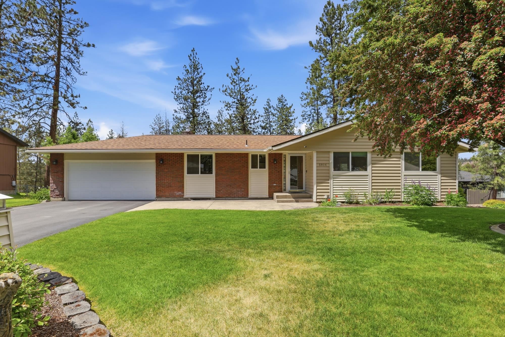 5804 W Holyoke Ave - Photo 1