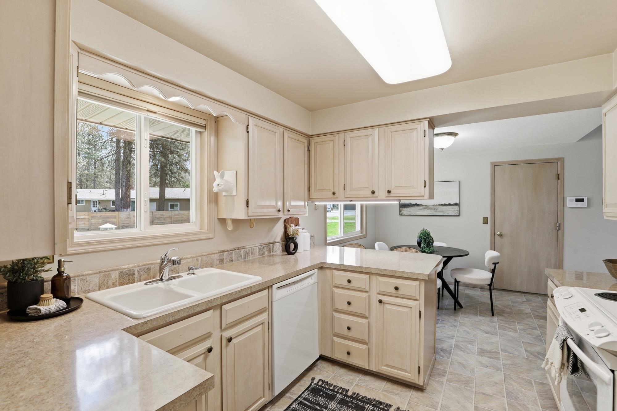 5804 W Holyoke Ave - Photo 12