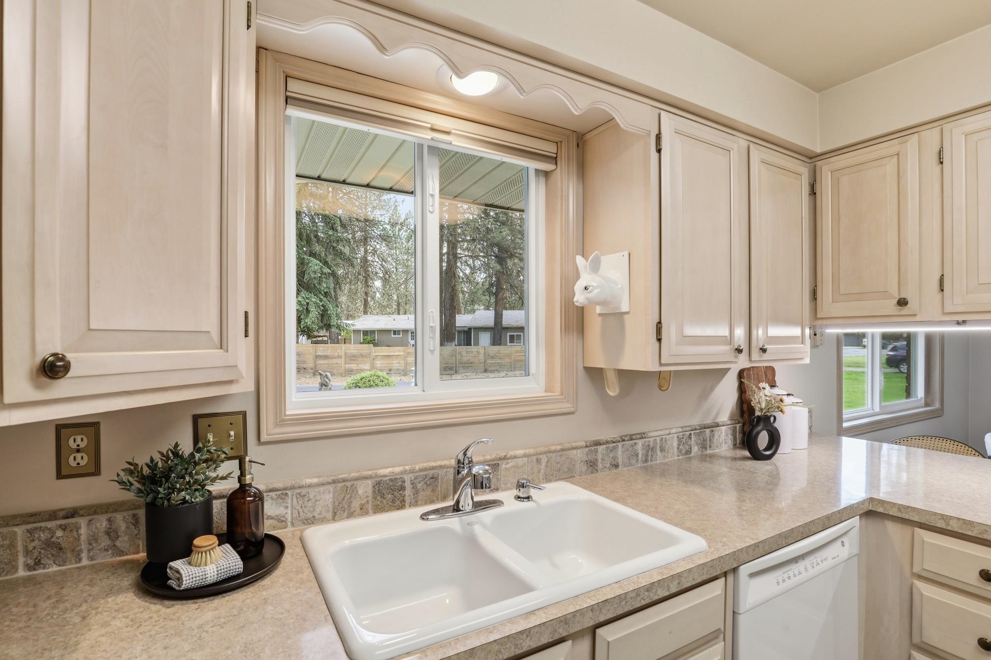 5804 W Holyoke Ave - Photo 13