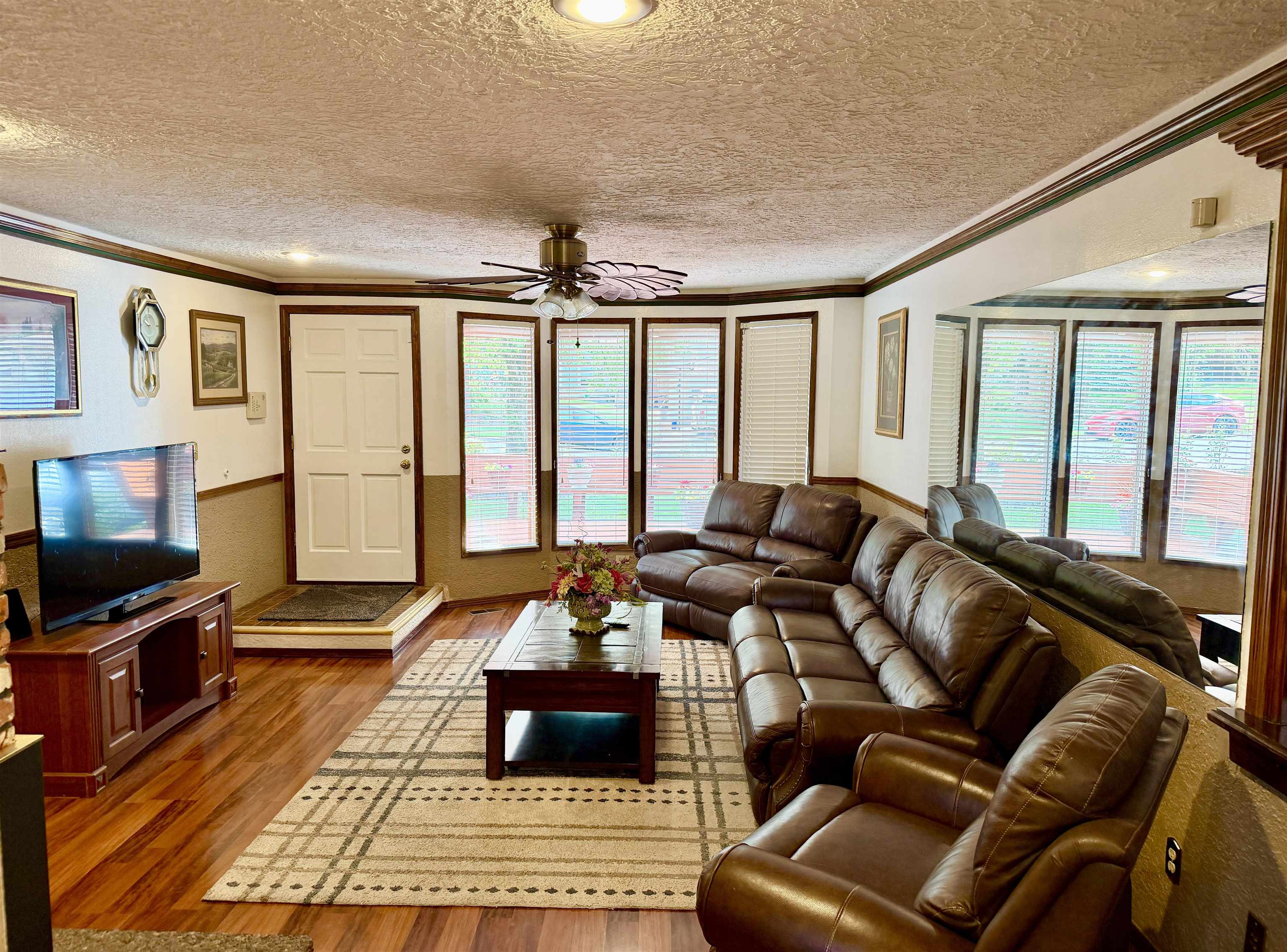 407 E SHILOH HILLS Dr - Photo 14