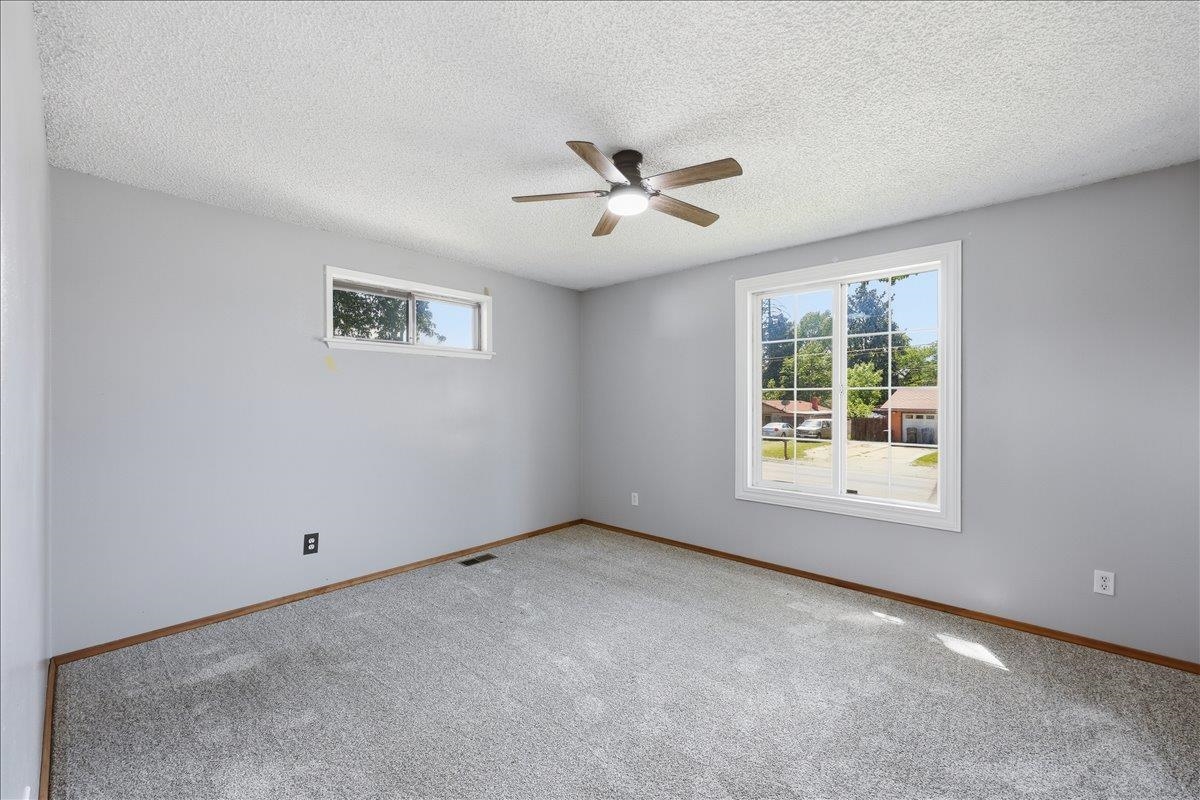 7925 E Nora Ave - Photo 11