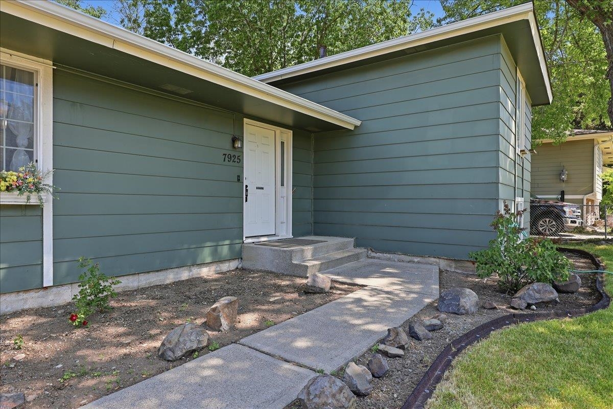 7925 E Nora Ave - Photo 3