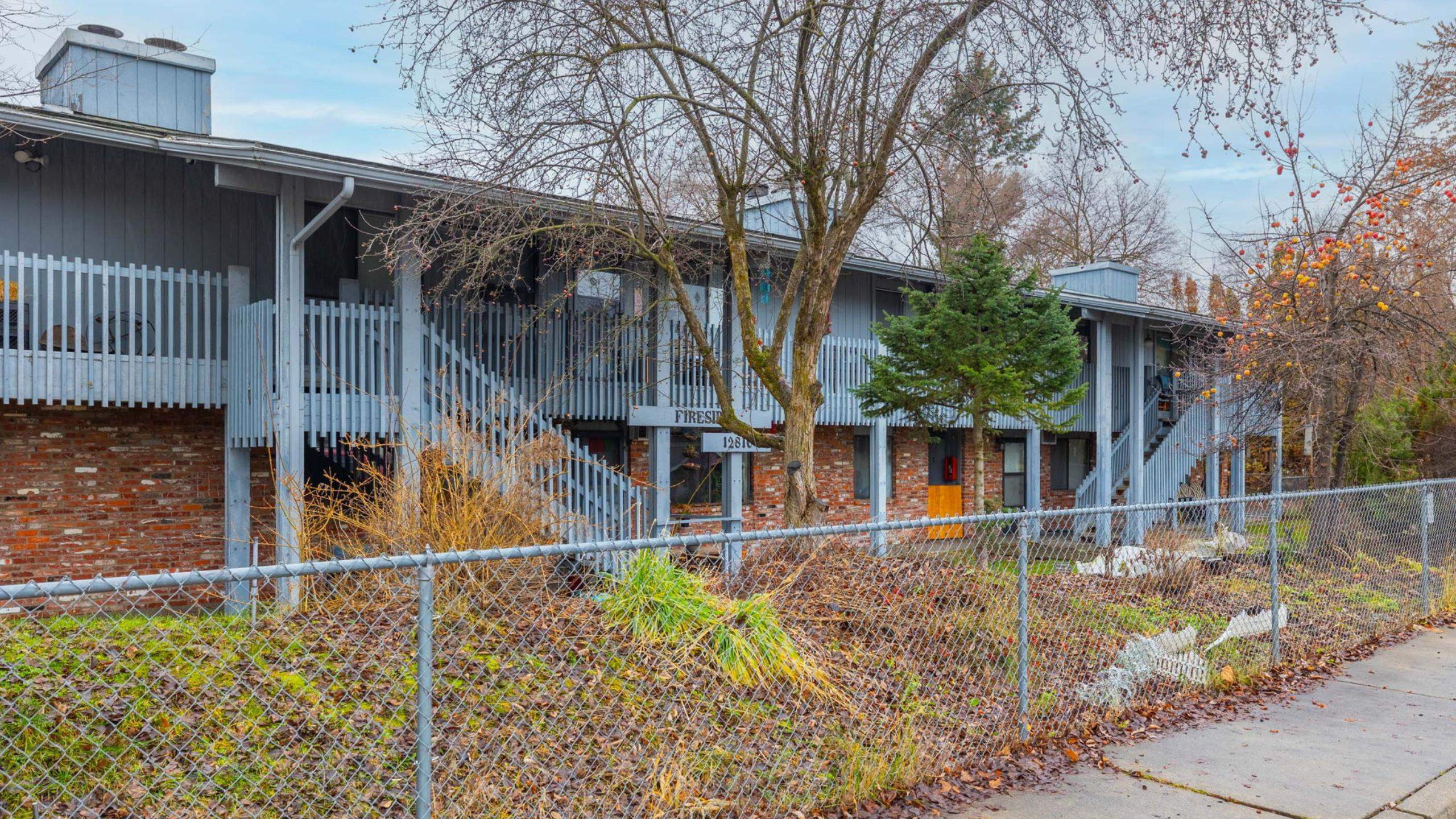 12816 E Main Ave - Photo 2