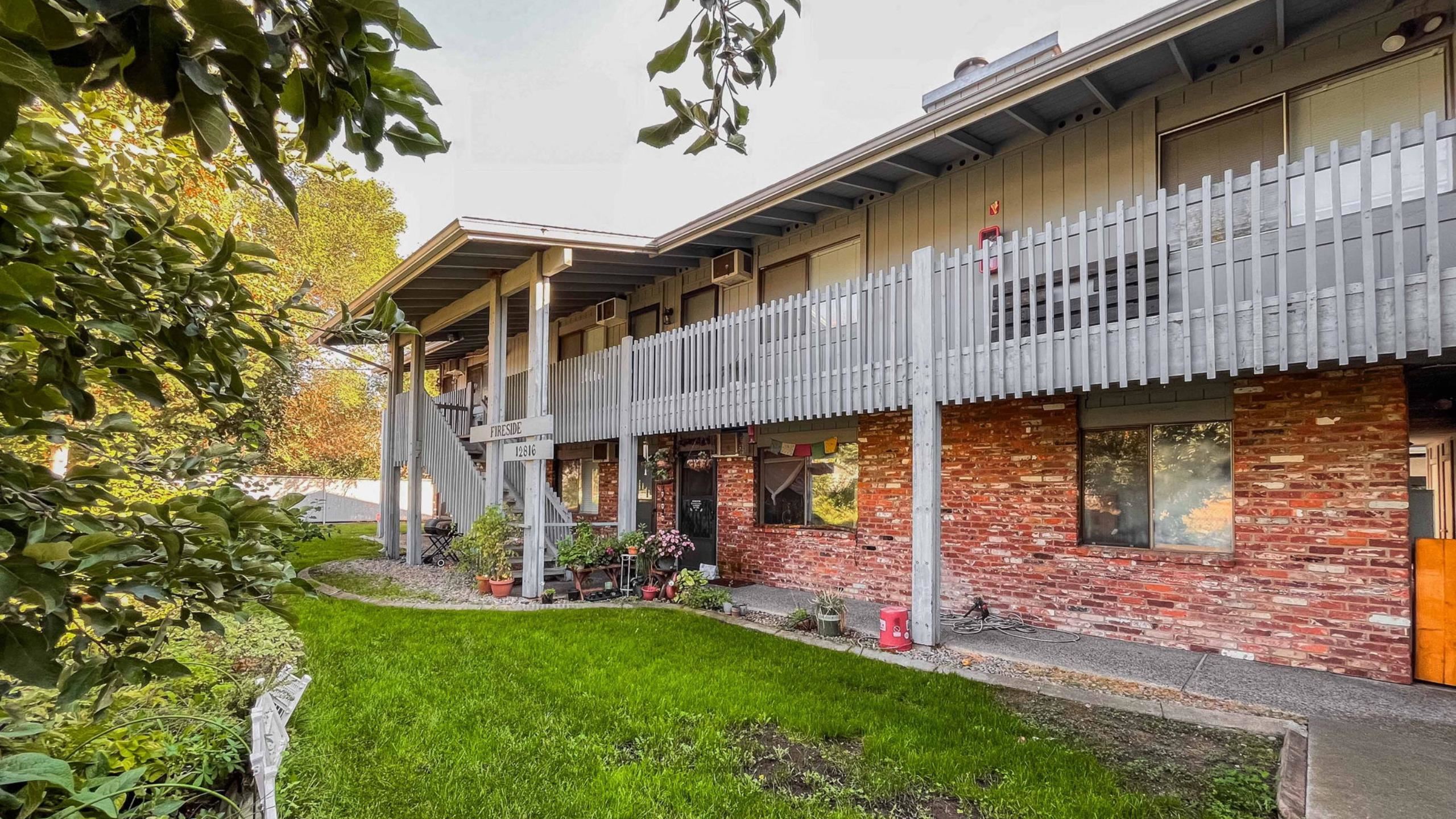 12816 E Main Ave - Photo 3