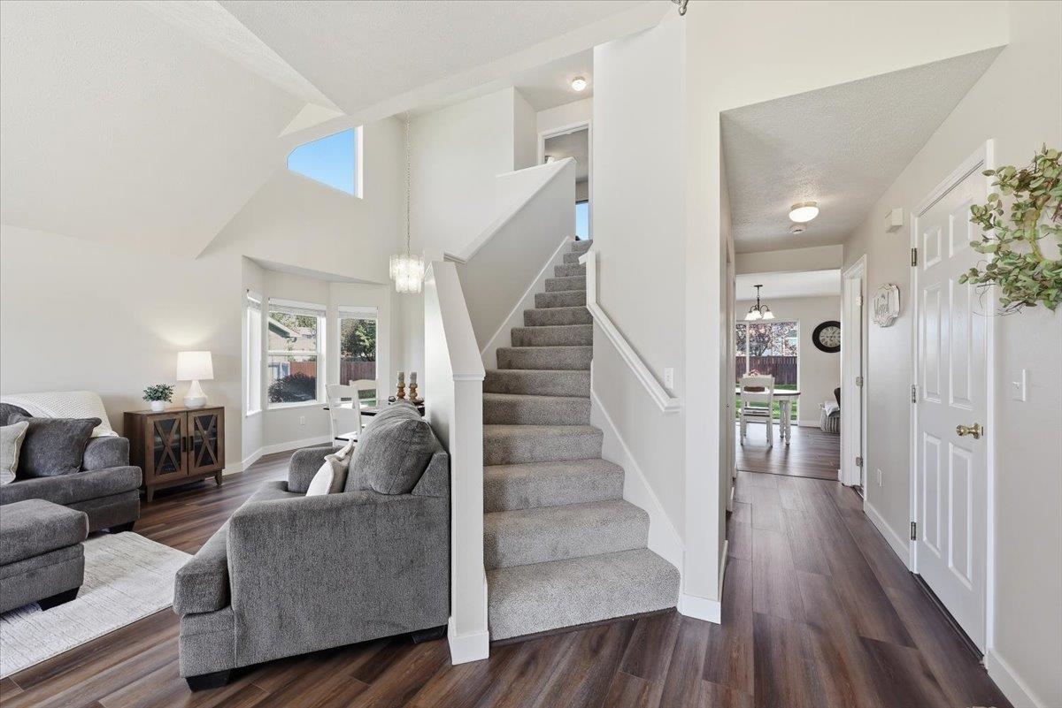 15205 E 21st Ave - Photo 3