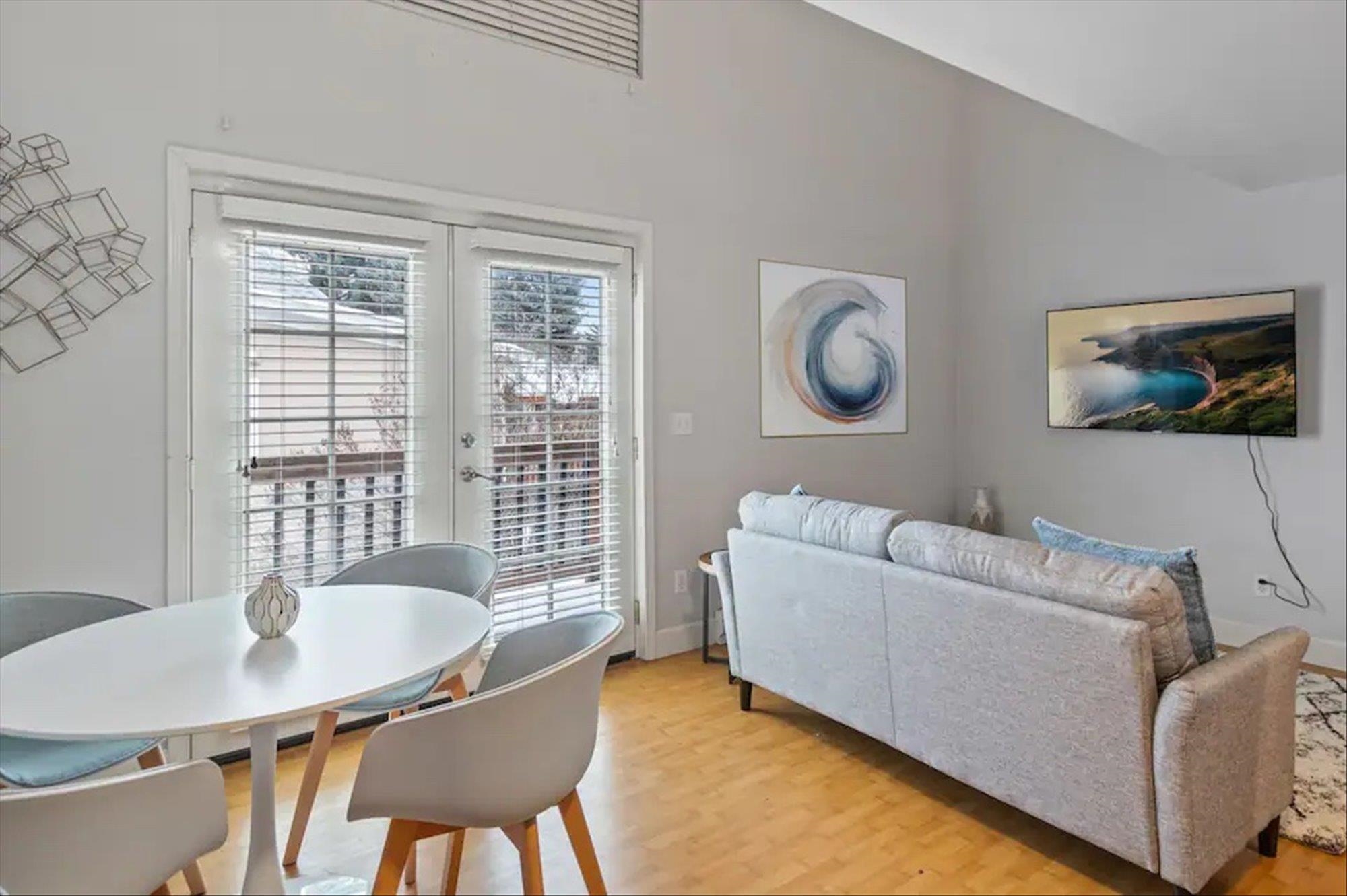 1110 E 8th Ave - Photo 10