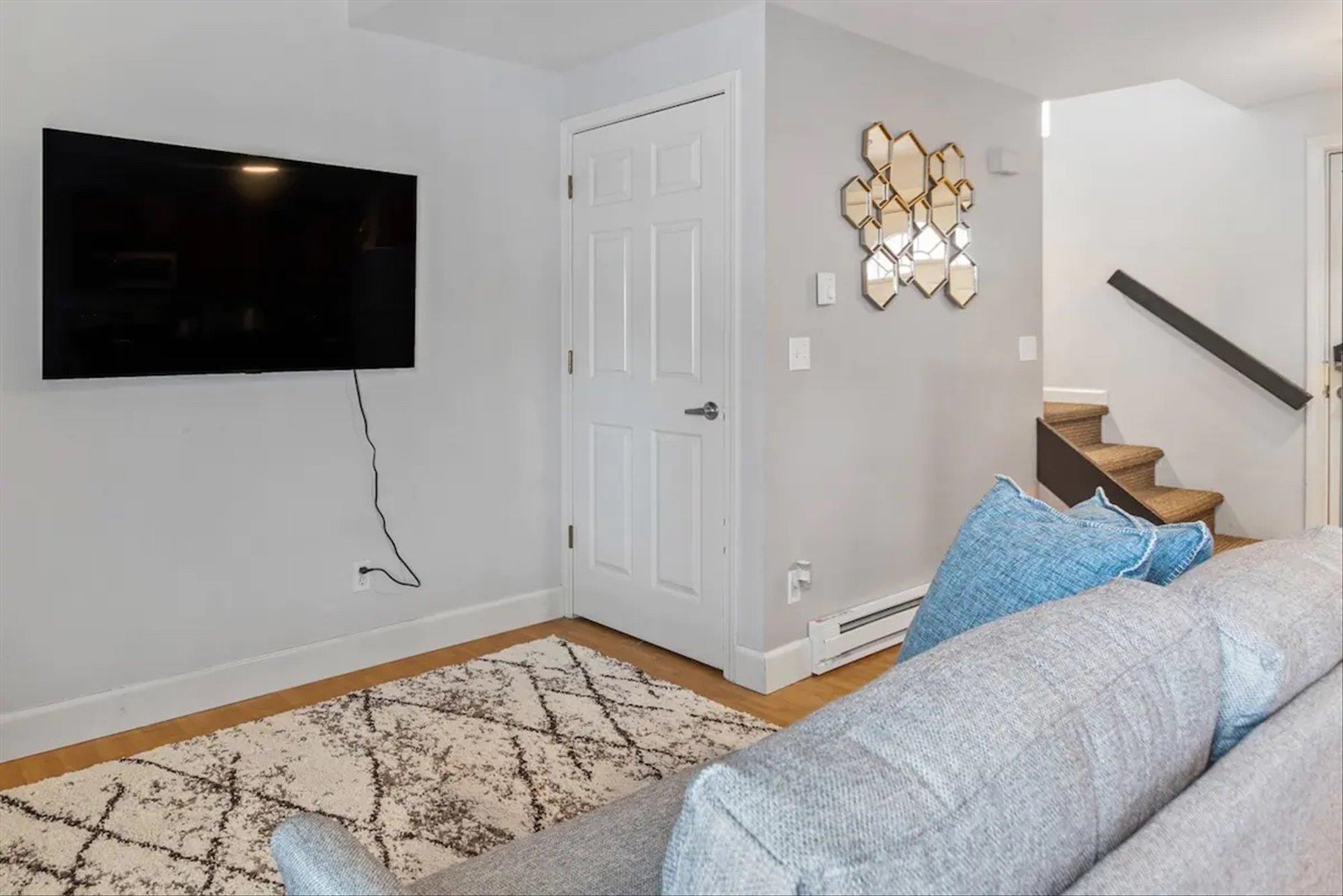 1110 E 8th Ave - Photo 18