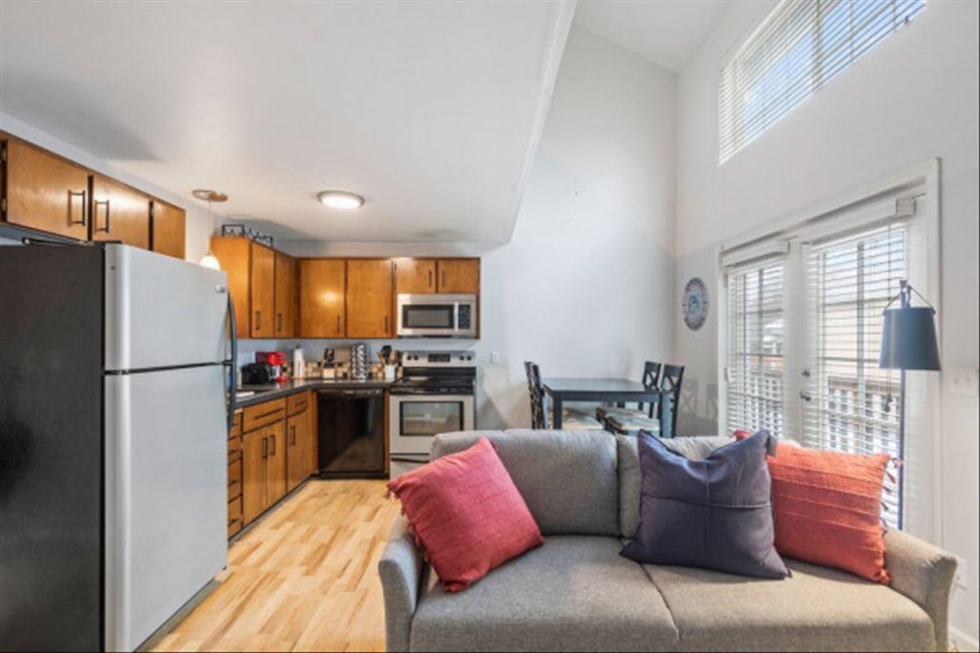 1110 E 8th Ave - Photo 21