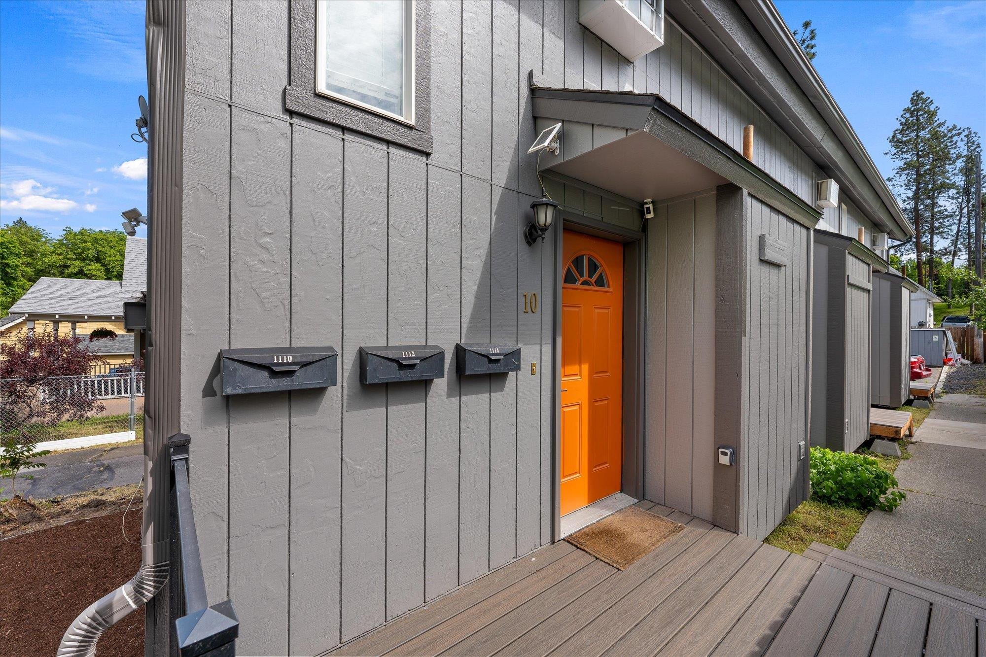 1110 E 8th Ave - Photo 4