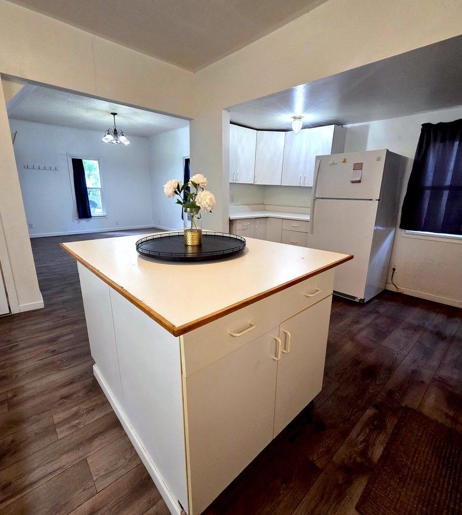 246 N Elm St - Photo 4