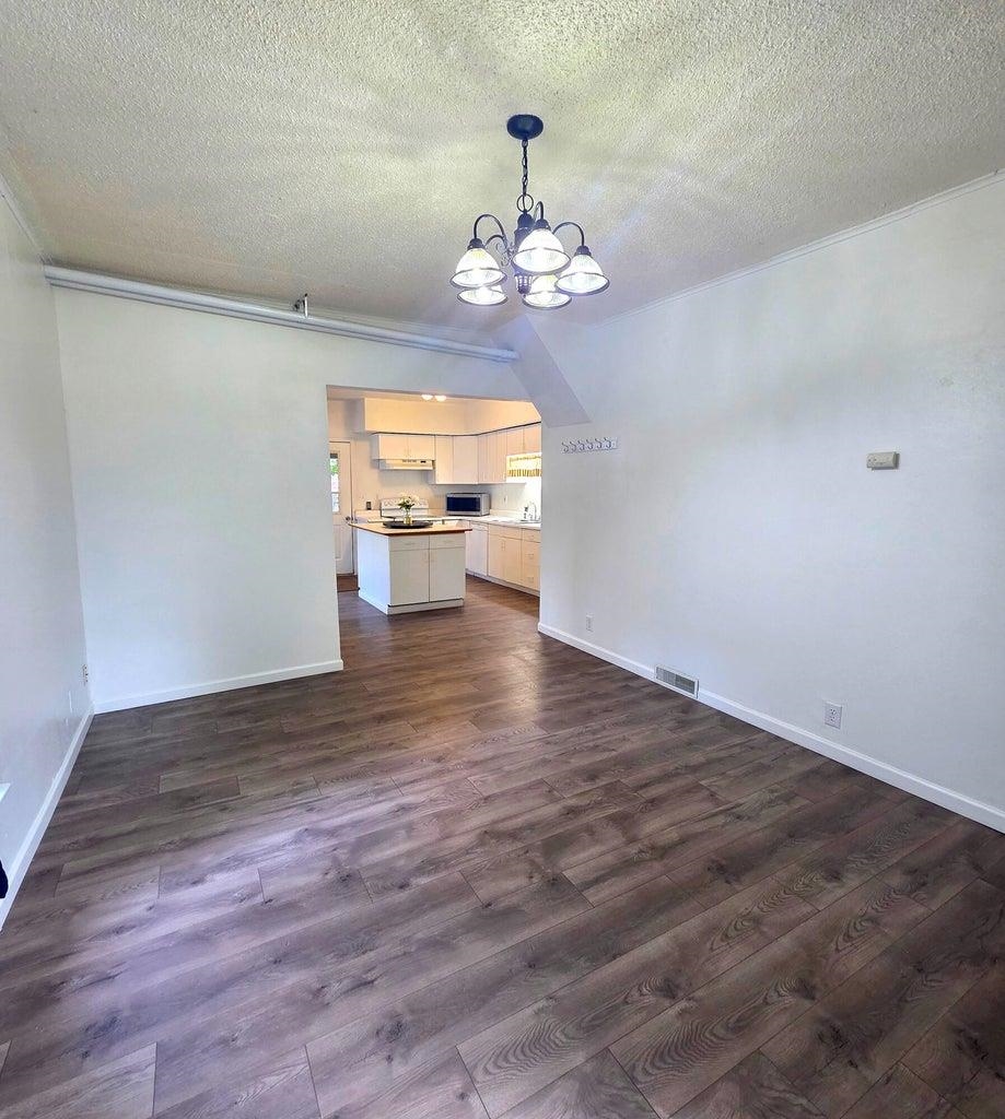 246 N Elm St - Photo 5