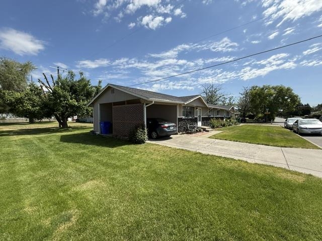 11007 E Fairview Ave - Photo 1