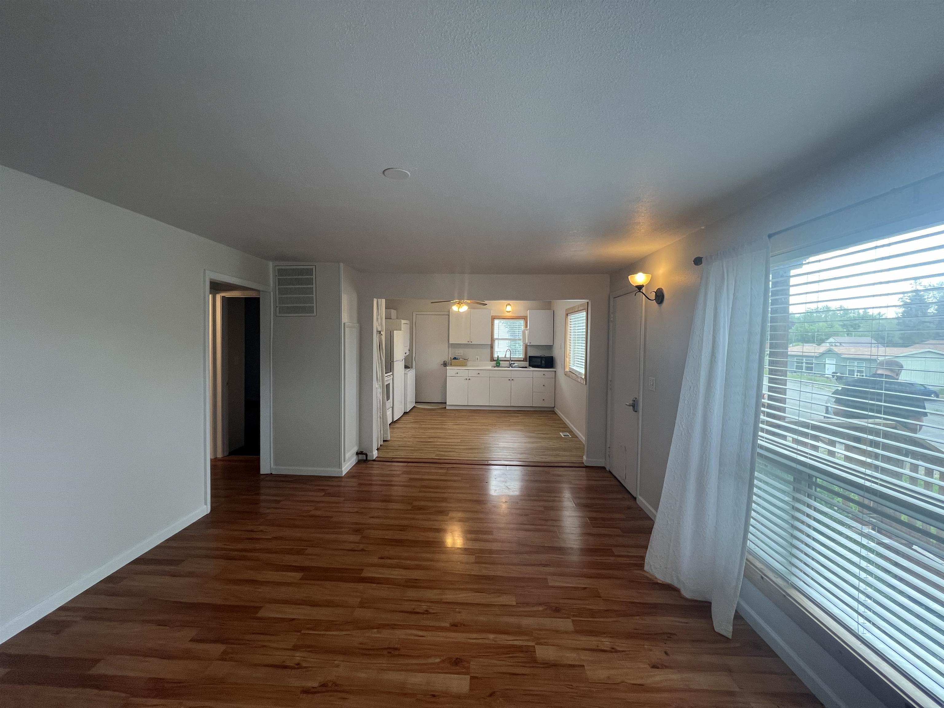 156 W 9th Ave - Photo 2