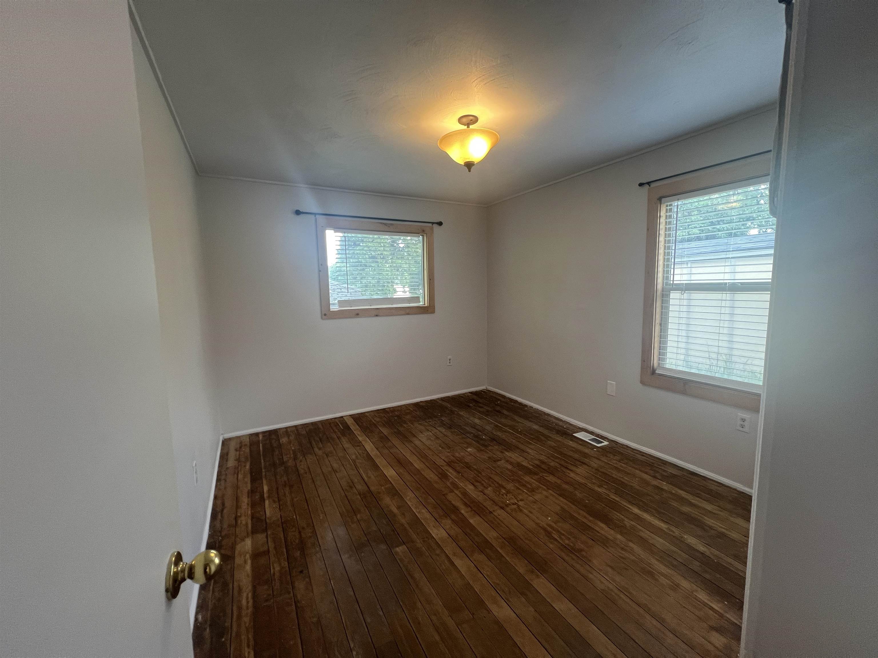 156 W 9th Ave - Photo 11