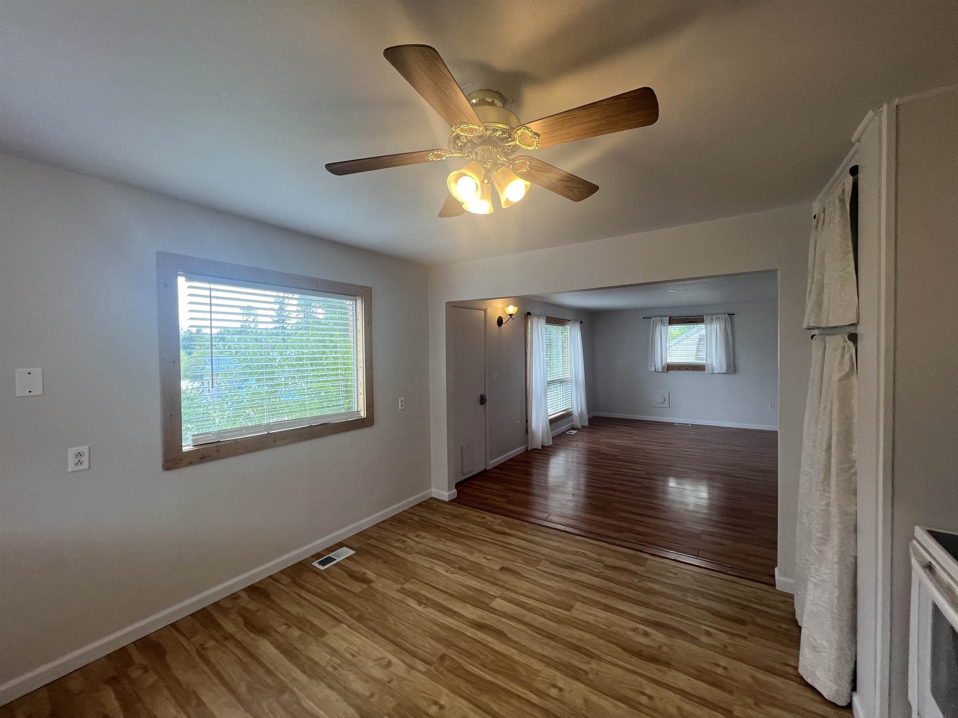 156 W 9th Ave - Photo 5