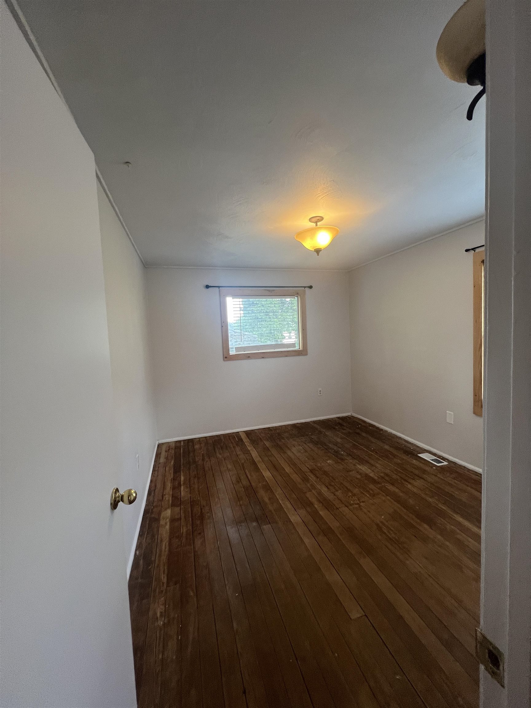 156 W 9th Ave - Photo 7
