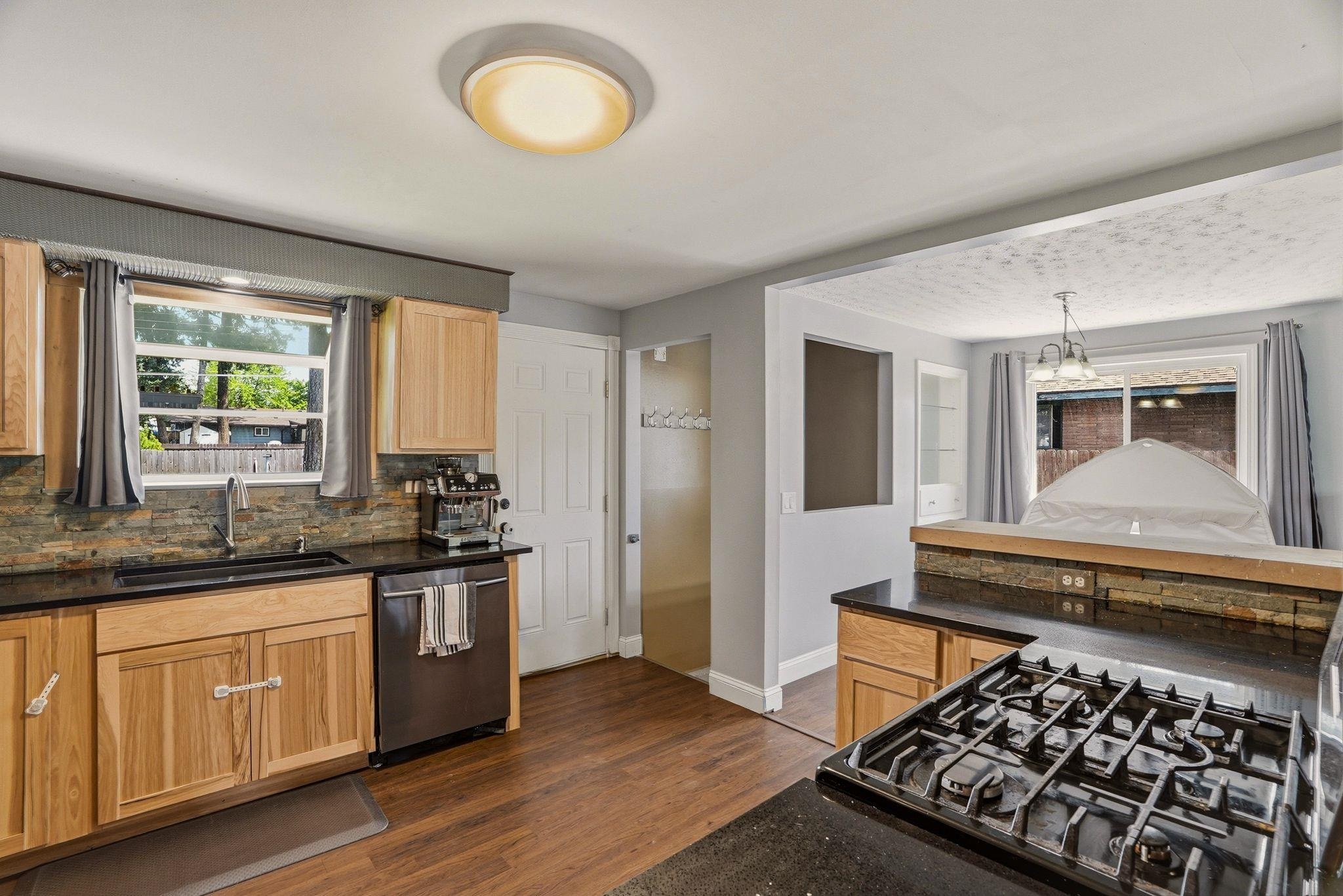 6808 N Stevens St - Photo 10